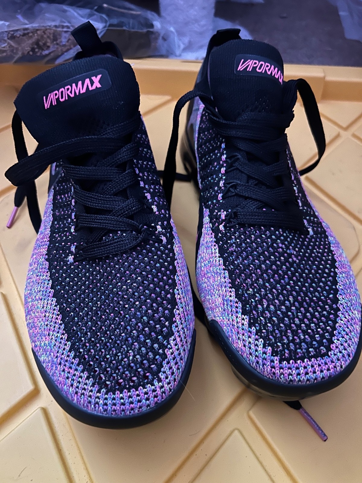 Nike Air VaporMax Flyknit Running Shoes Size 8.5 Black and F