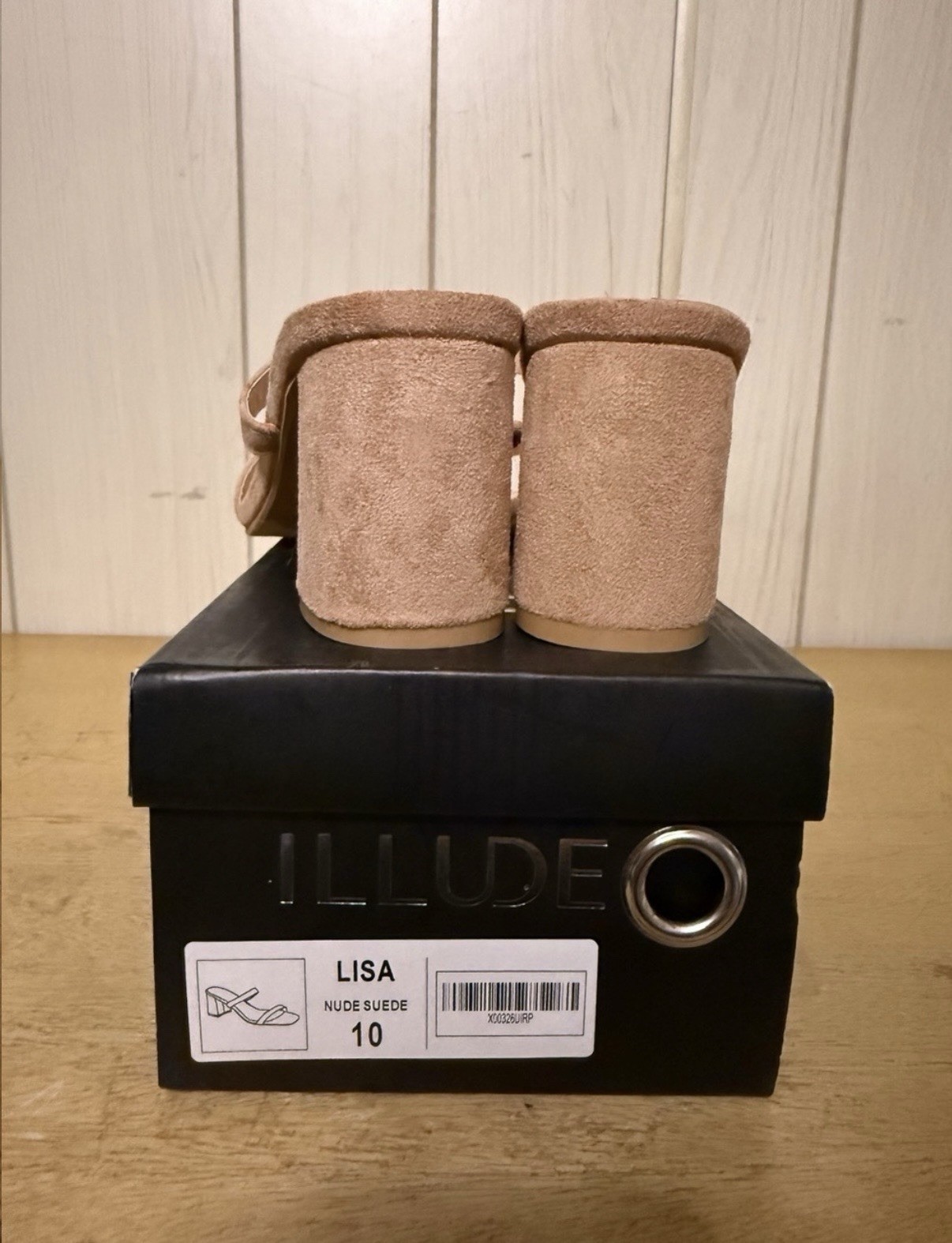 ILLUDE Beige Suede Strappy Block Heel US 10