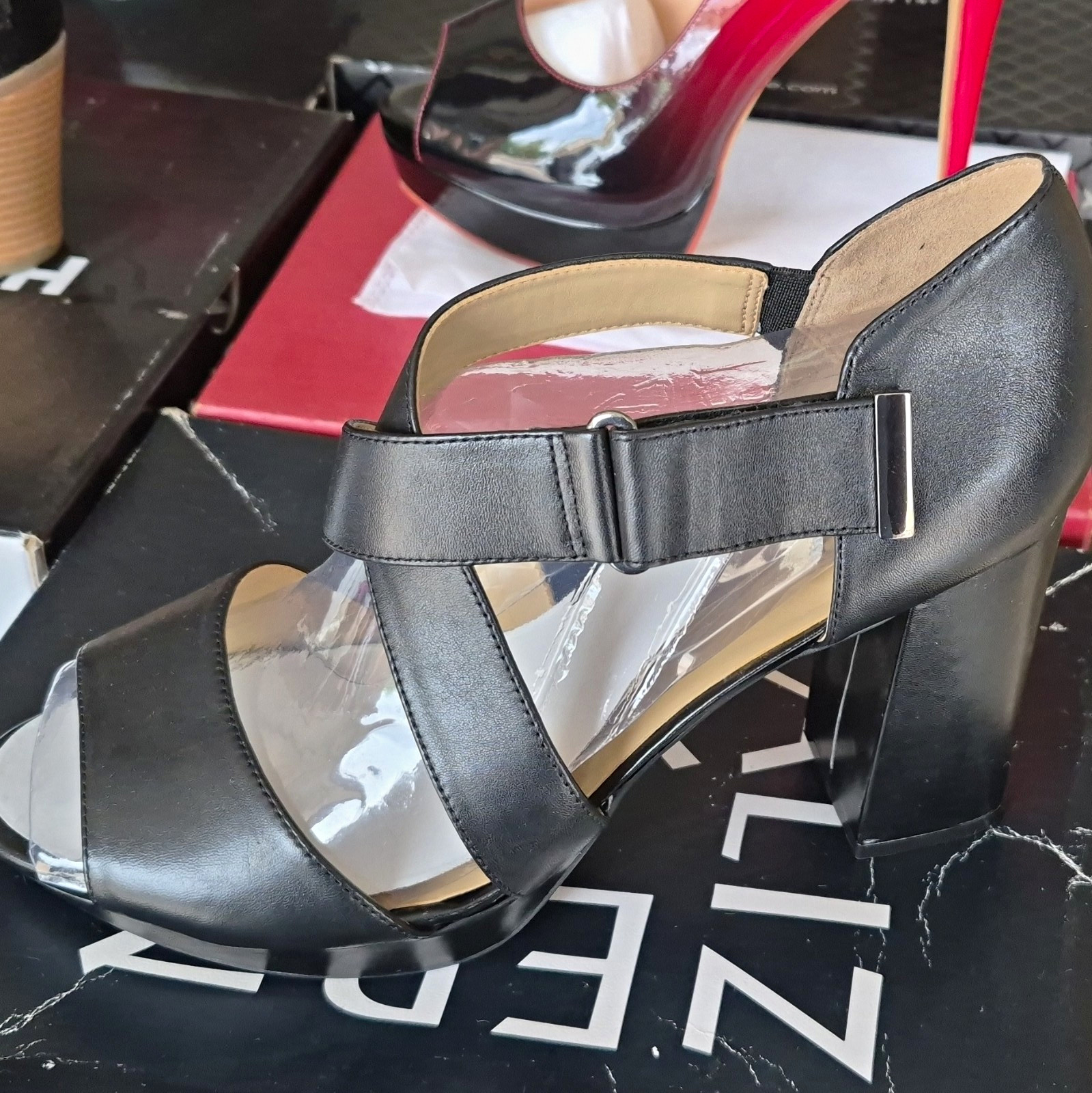 Naturalizer Women’s Black Leather Strappy Open Toe Block Heel Sandals 11W