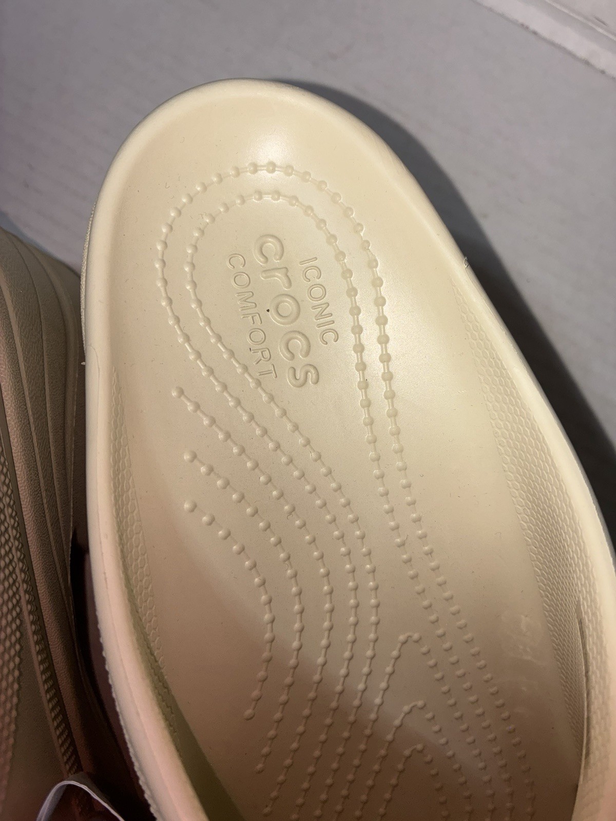 NWT CROC Siren Platform Clogs in Bone (off-white) Mens Sz 9/ Women’s Sz 11 Crocs