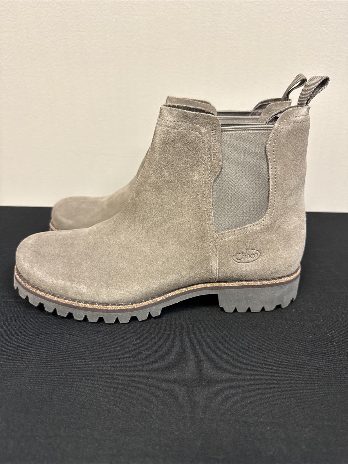 Chaco Morel Suede Fields Chelsea Waterproof Boot Womens 9.5 Brown Gray JCH109286