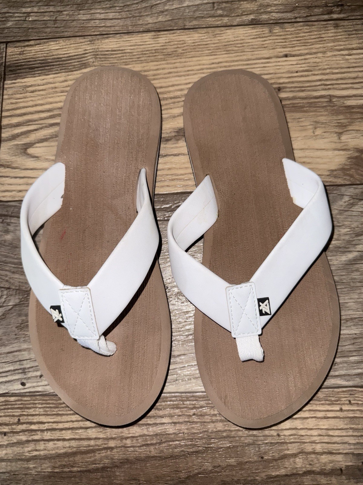 Women’s ZeroXposur Flip Flops Size 10 Brown White Soft Strap Casual Summer Sanda
