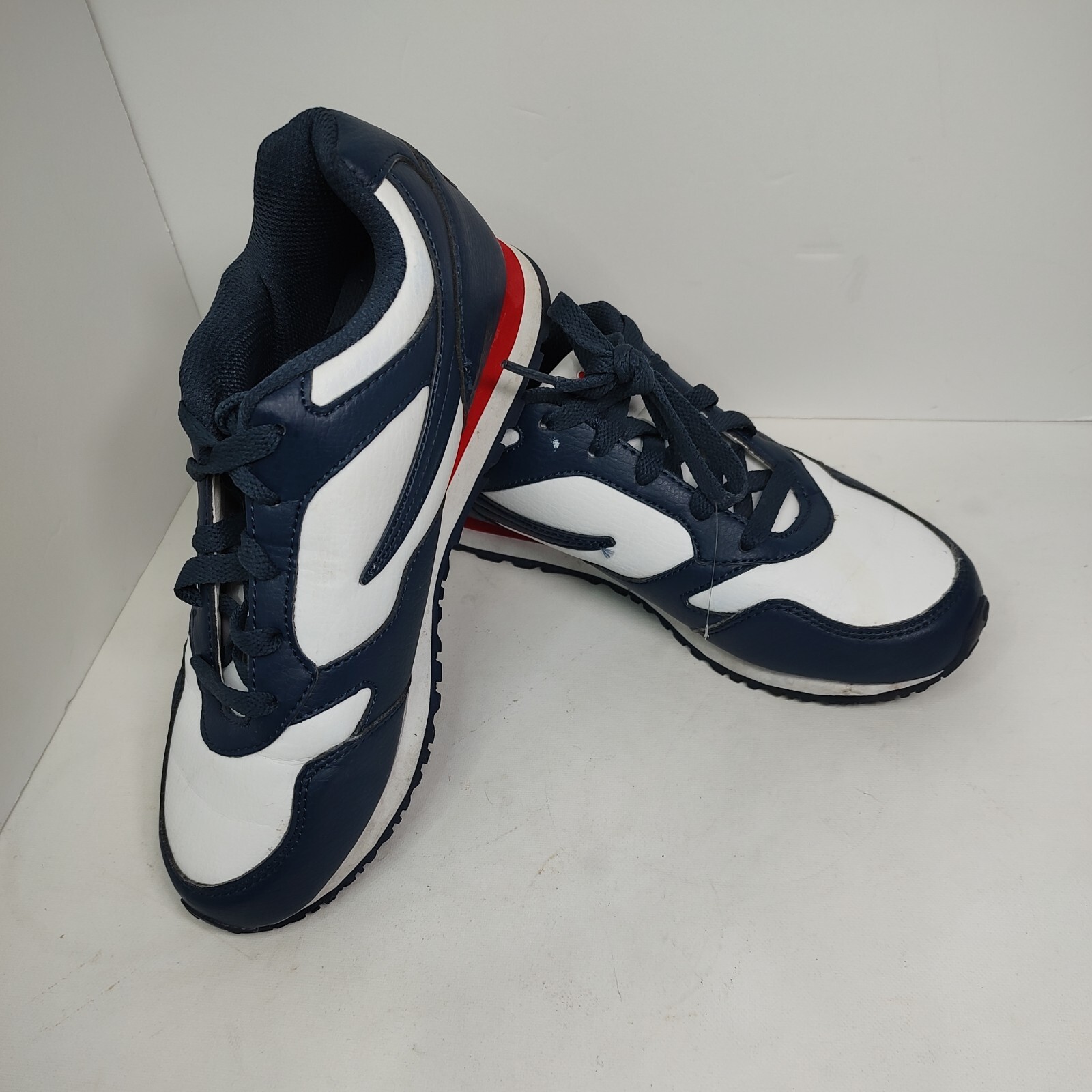 Fila White Tennis Shoes Sneakers Size 5.5