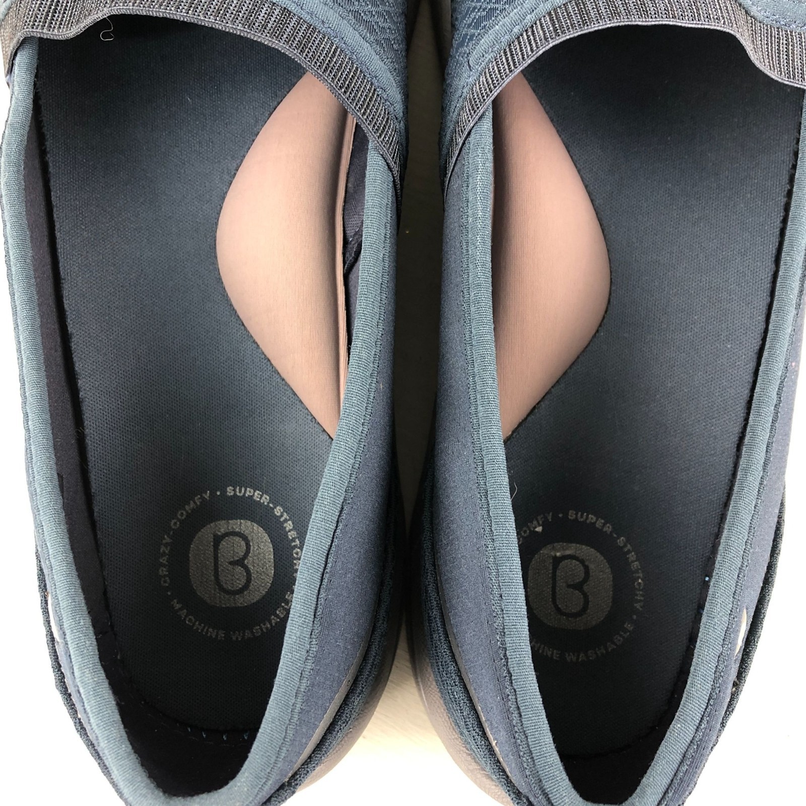 BZees Women’s Size 9.5M Lollipop Navy Blue Slip On Lightweight Casual Shoes