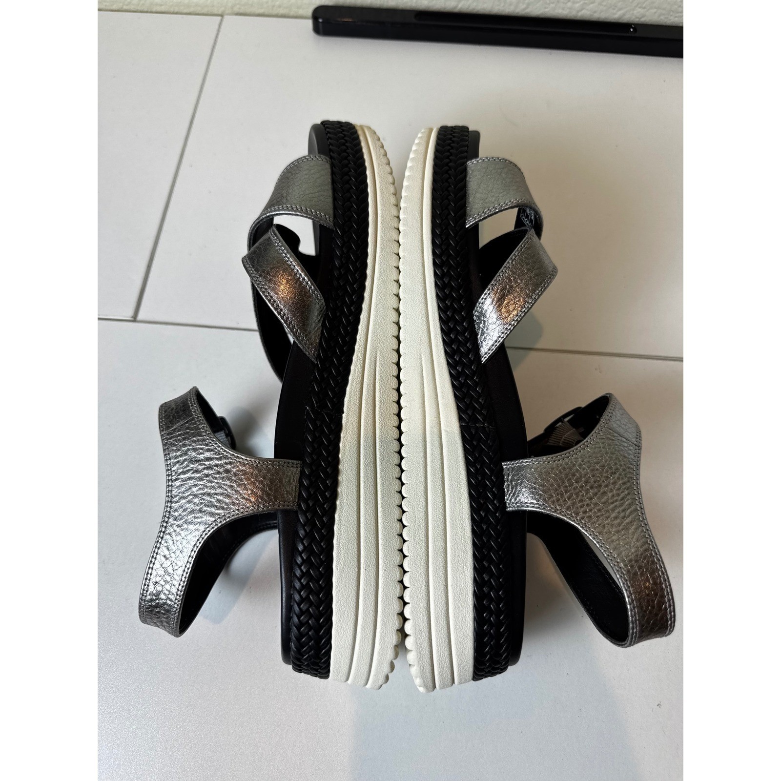 Vionic Mar Sandals Women Size 10 Silver Metallic Leather Platform Orthopedic