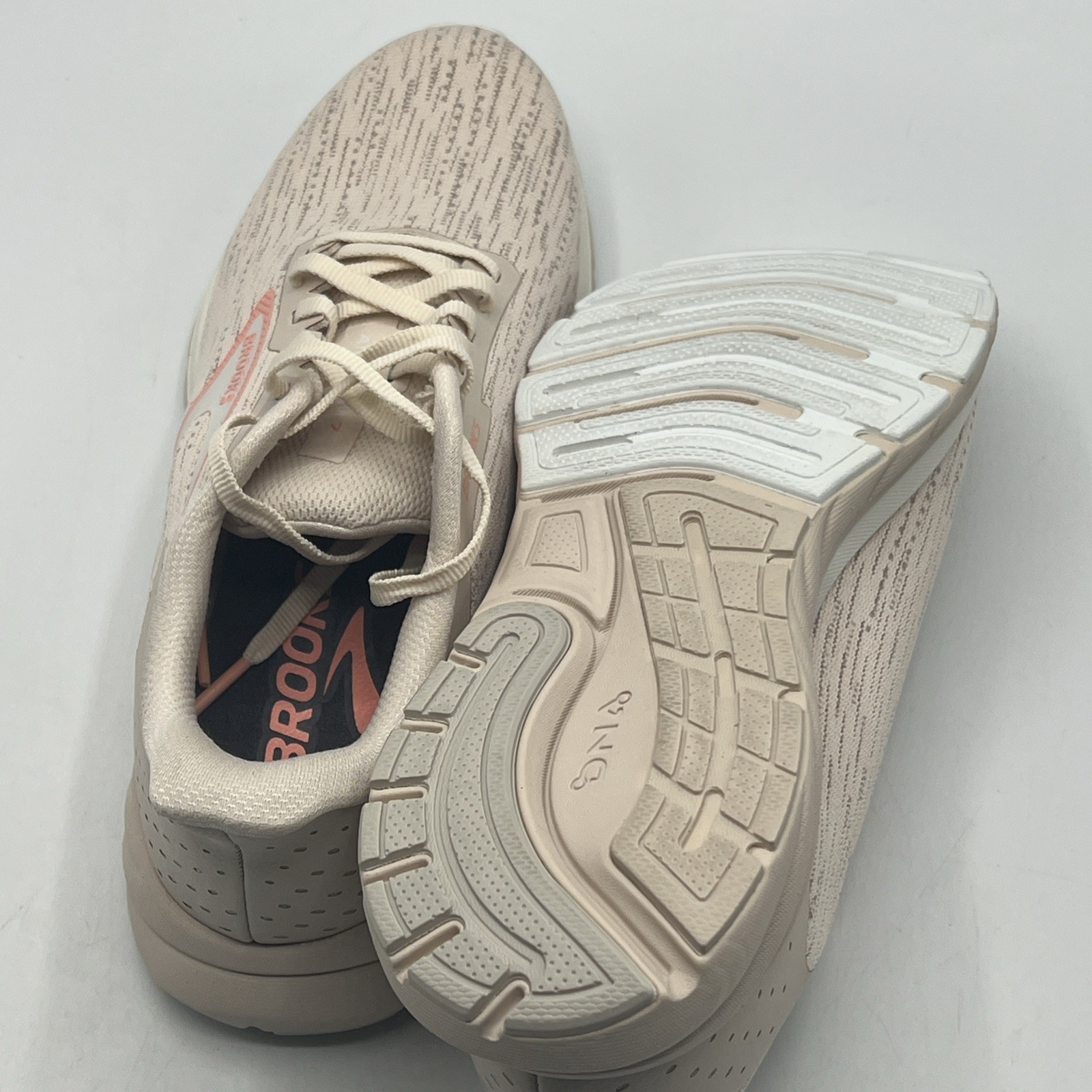 Brooks Anthem 7 Women’s Size 9 Athletic Sneakers Almond Grey Desert Flower New