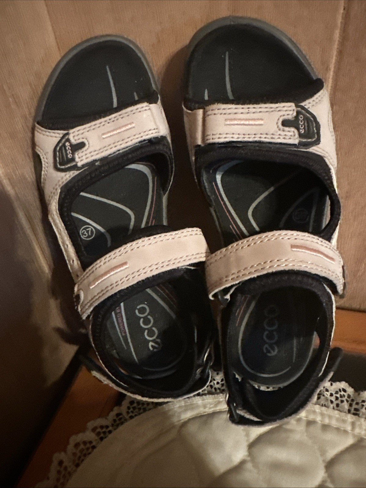 ECCO Yucatan Offroad Nubuck Hiking Sandals Beige/Black Women’s EU 37 US 6-6.5