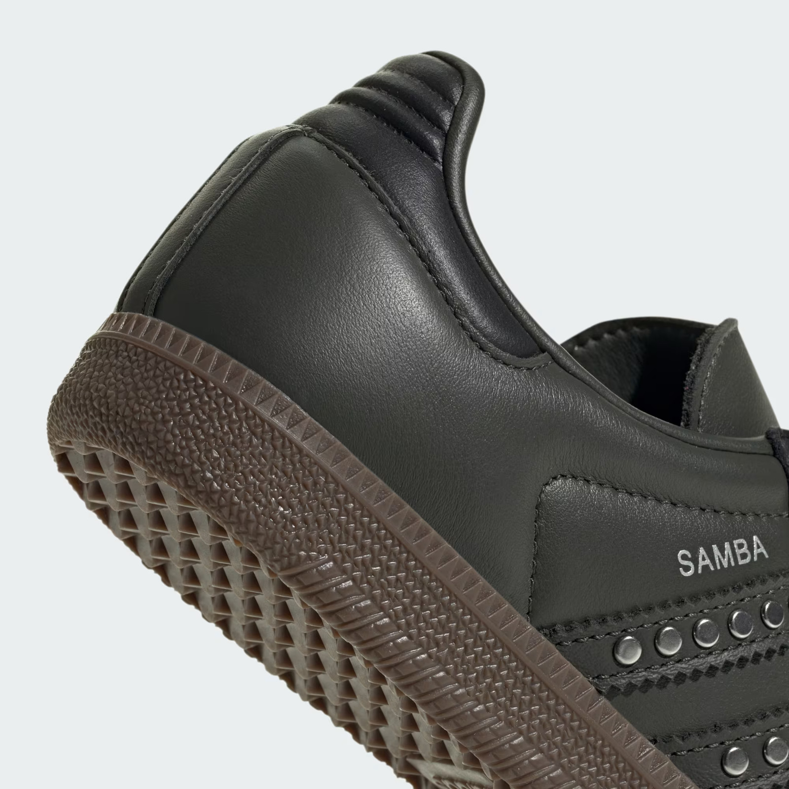 JR8869 adidas Originals Women’s Samba OG Core Black Legend Earth Gum (Women’s)