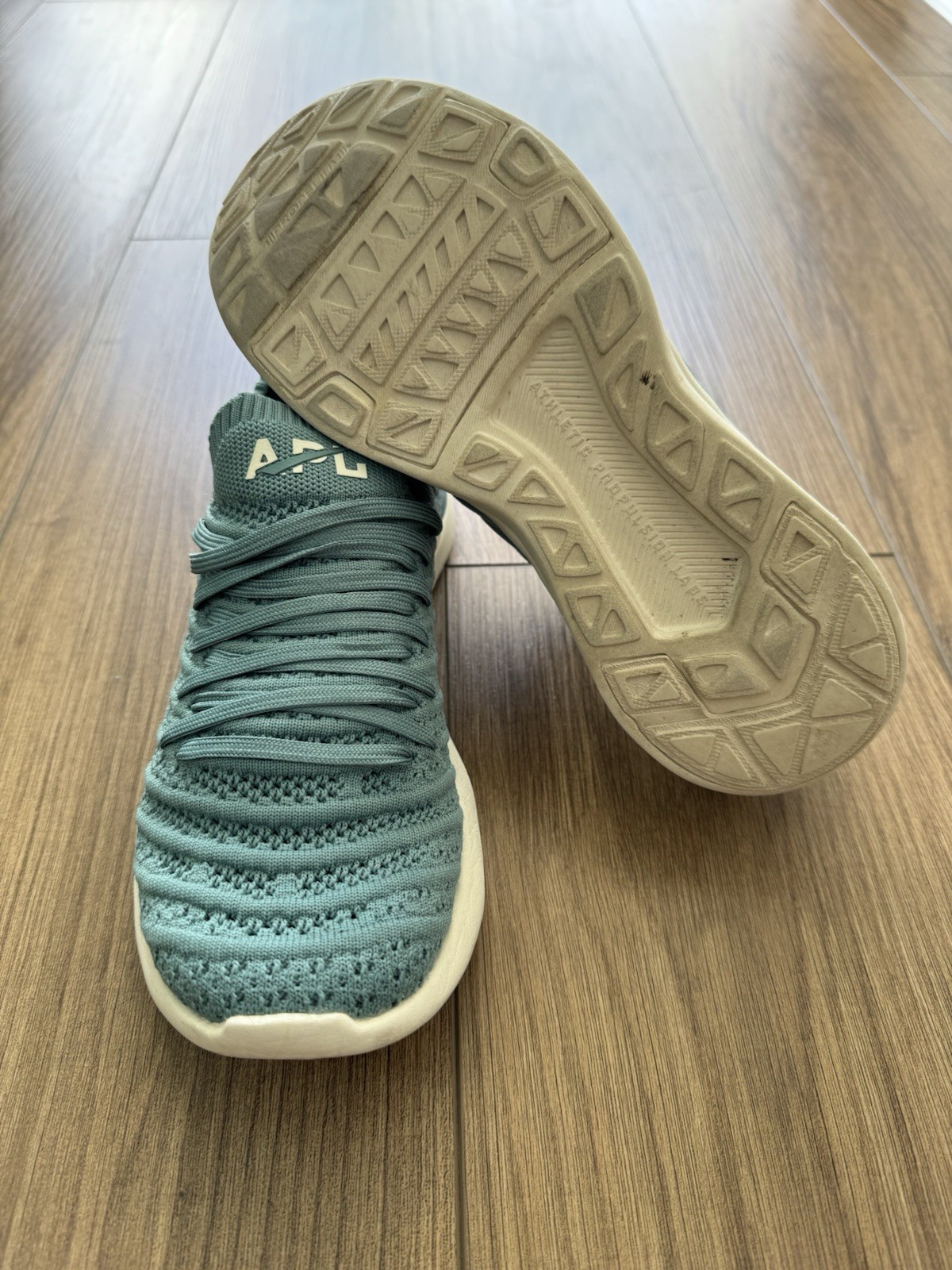 APL TechLoom Wave Women’s Low Top Lace Up Teal Athletic Sneakers US size 7