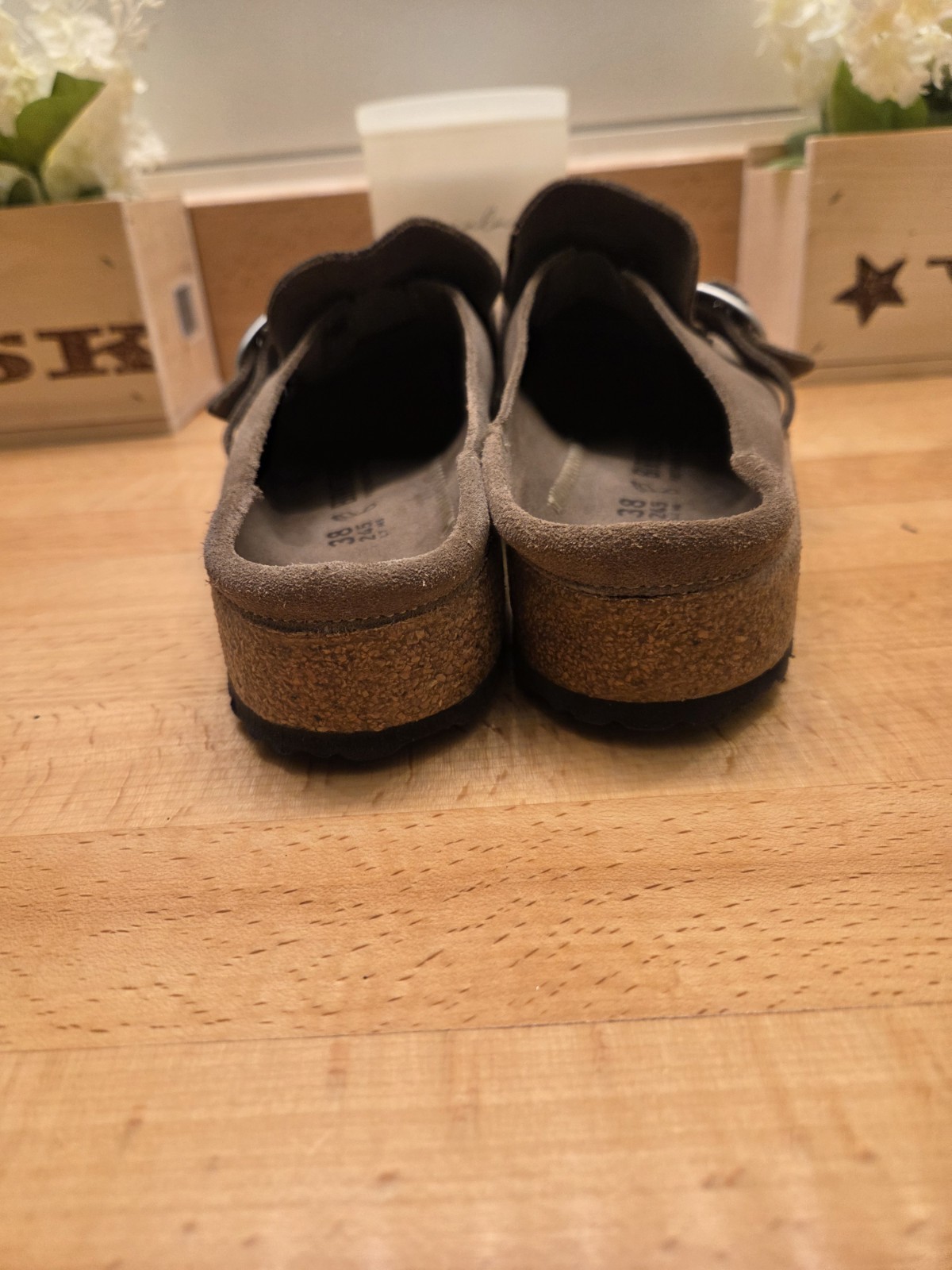Birkenstock Buckley Suede Clogs Neutral Taupe Women’s Size EU 38