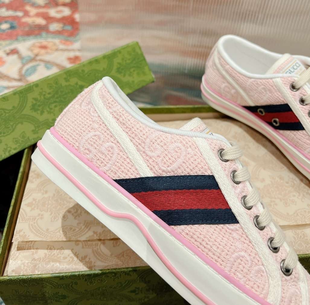 Brand-new boxed Arrival Guccitennis 1977pink ladies’canvas shoes