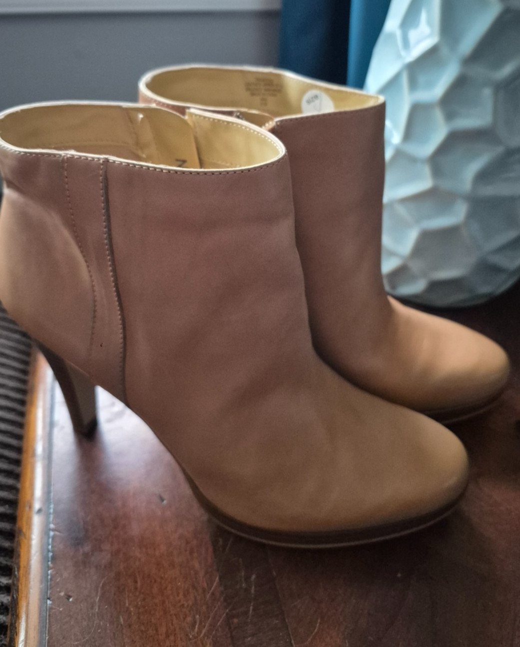 Nine West beige leather boots 8 M Trivetto