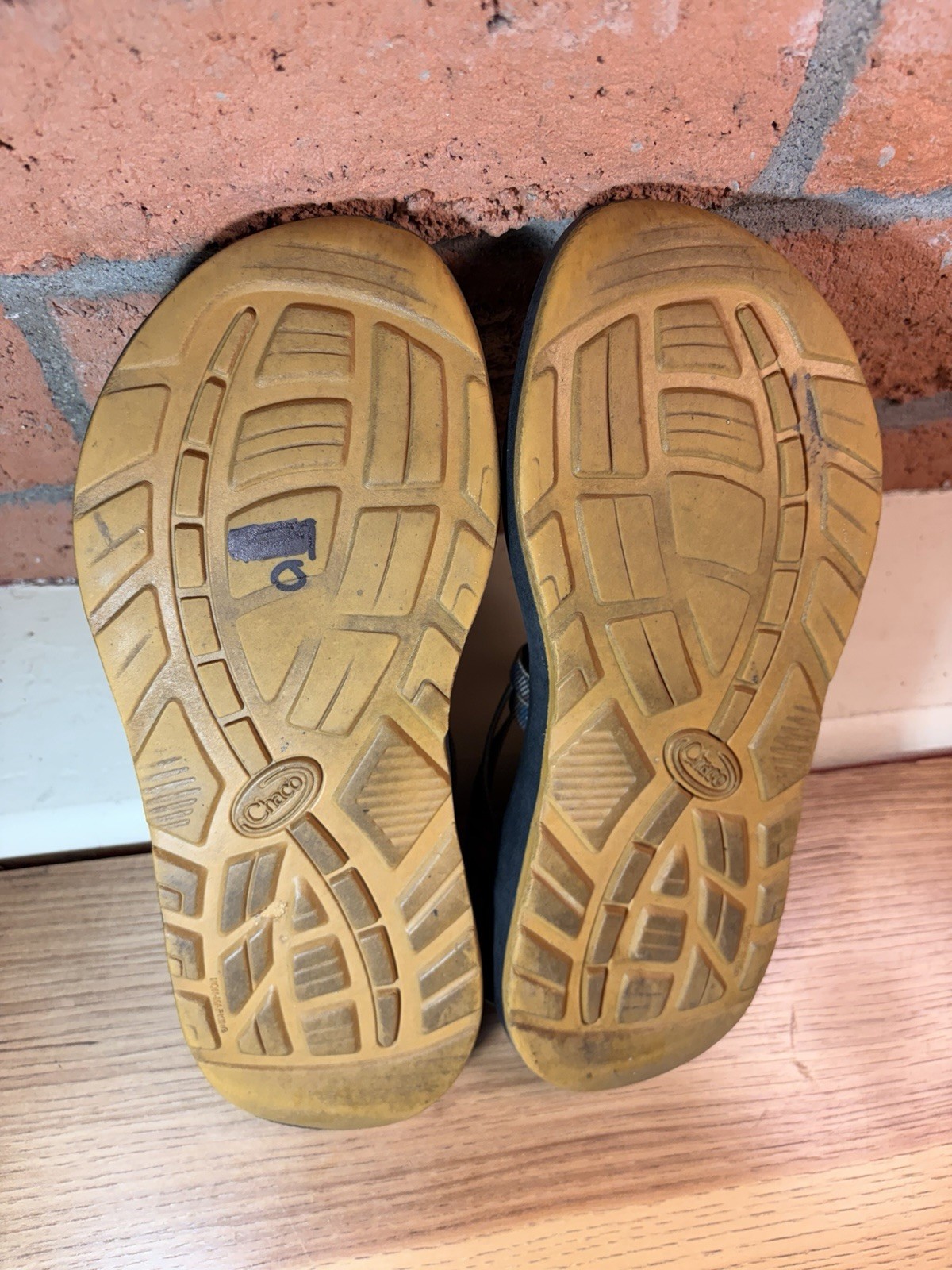 Chaco «Jesus Freak» Z/X2 Classic Sandals Multicolor Women Sz 9 Assembled In USA
