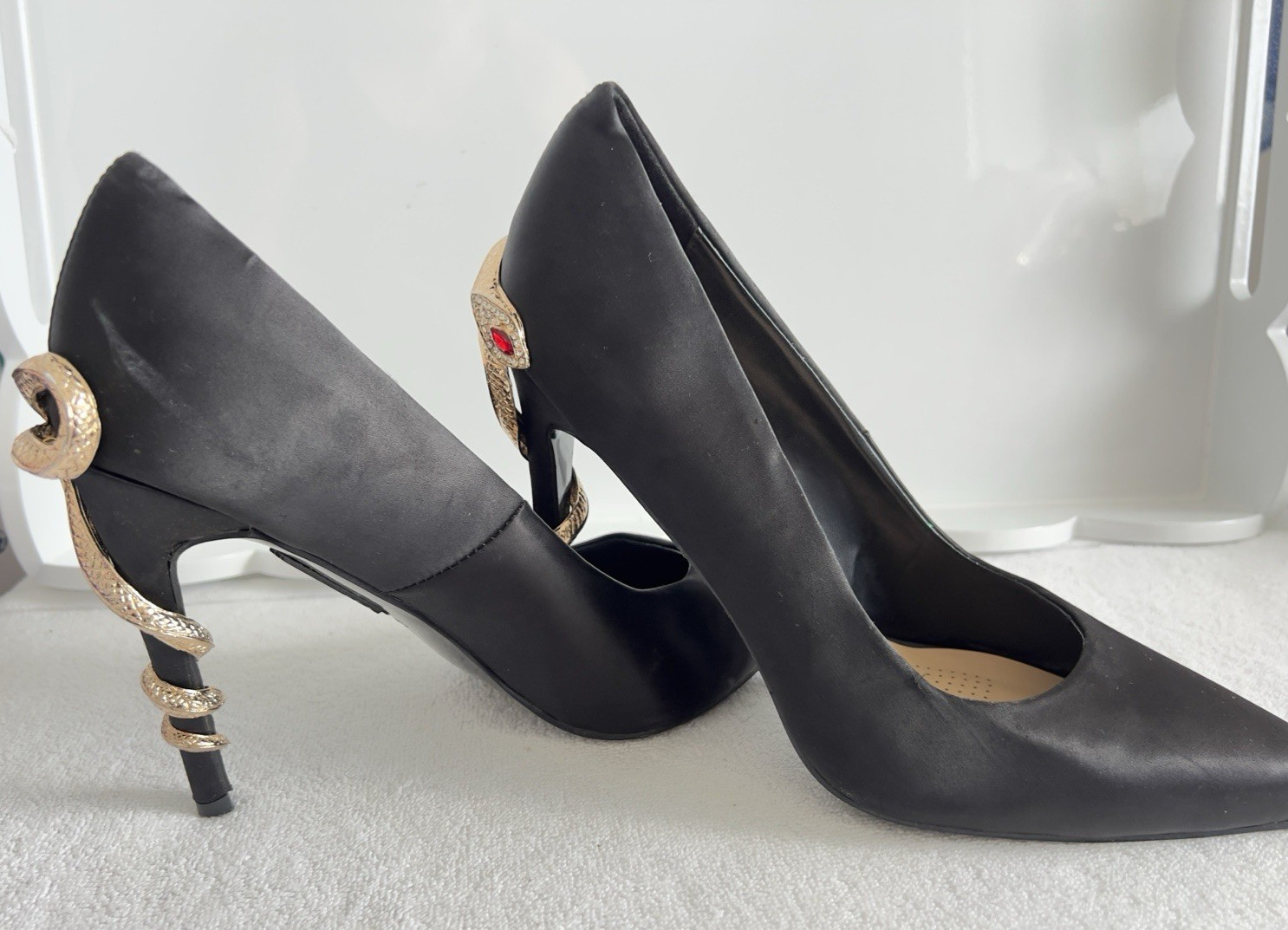 Azalea Wang Size 10 Snake Shoes Black Satin Stilleto