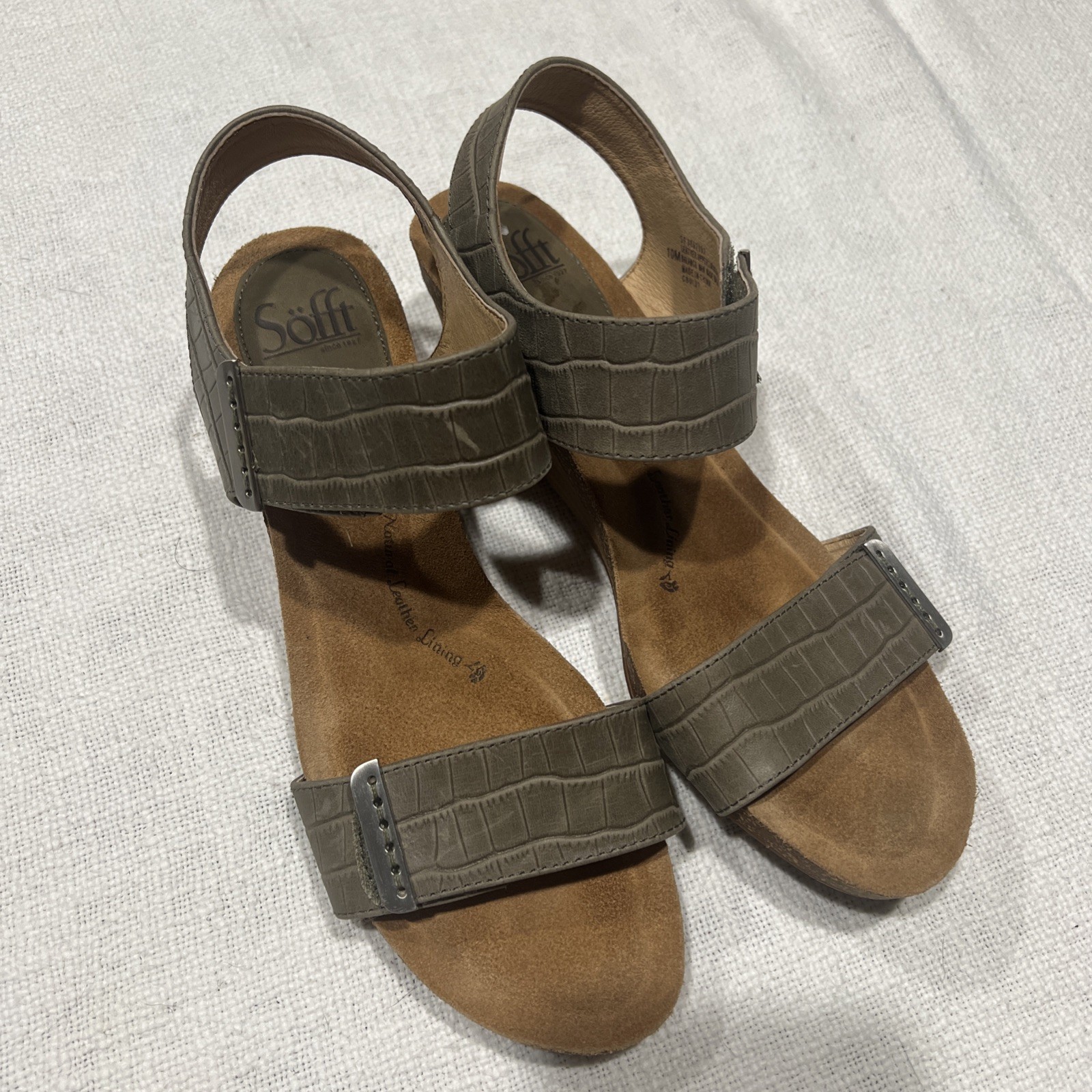 Sofft Verdi Women’s Sandals With adjustable Strap, Size 10M Olive Alligator prin