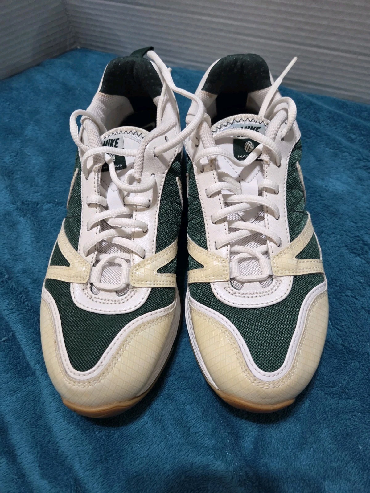 Nike Indoor Soccer Sneakers Wm’s Sz 7 Max Air White Green Beige Comfort Nonslip