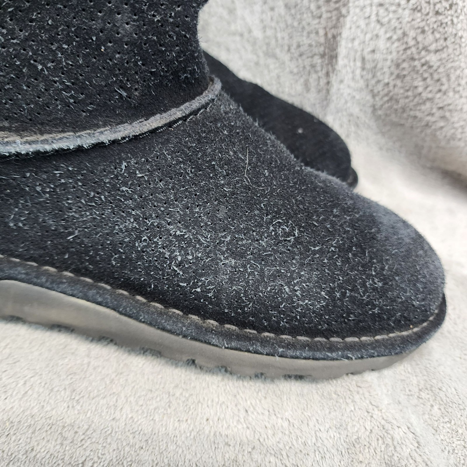 UGG Shoes Womens Size 9 Black Perforated Leather Unlined Tall Boots *Read*
