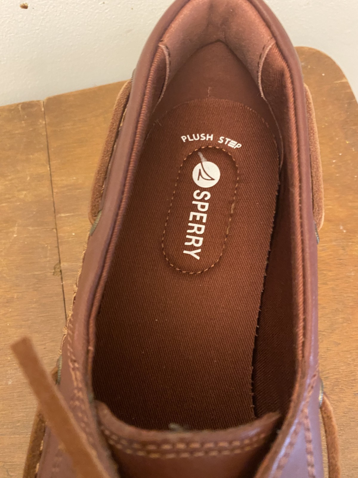 Sperry Women’s Leather Wells Boat Casual Lug Shoe – Cordovan Brown – Size 5.5M