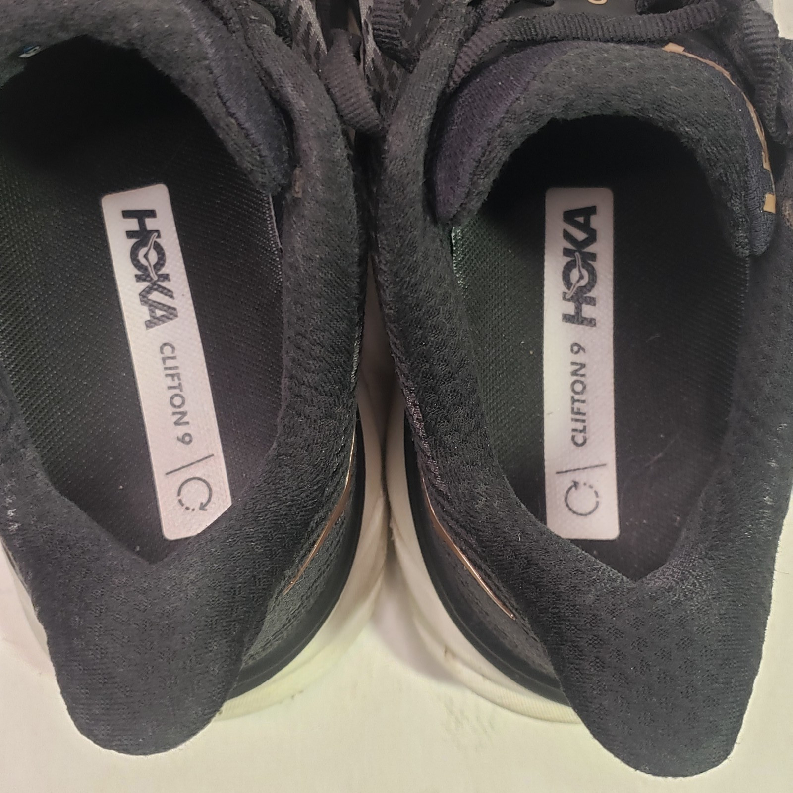 Hoka One Clifton 9 Womens Sz 7 B EU 38 2/3 Black /Rose Gold