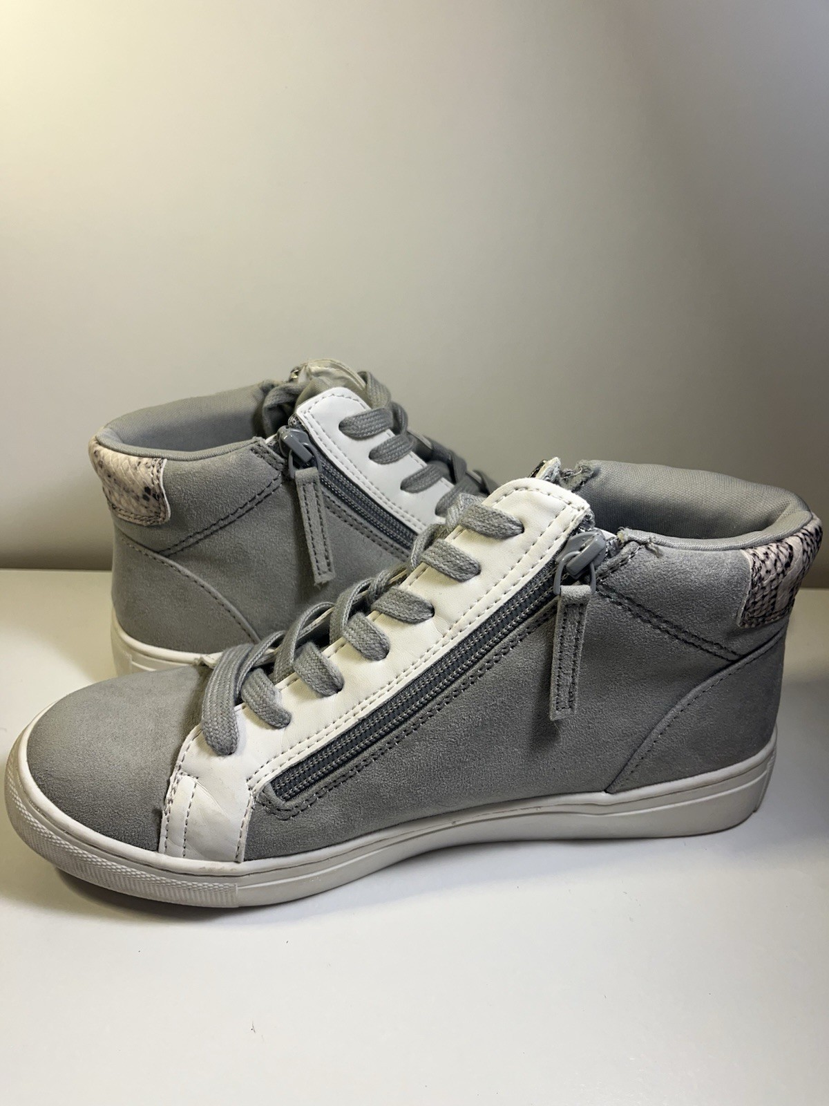 High Top Suede Side Zip Lace up Women’s 8 Gray Color Sneakers. Universal Thread