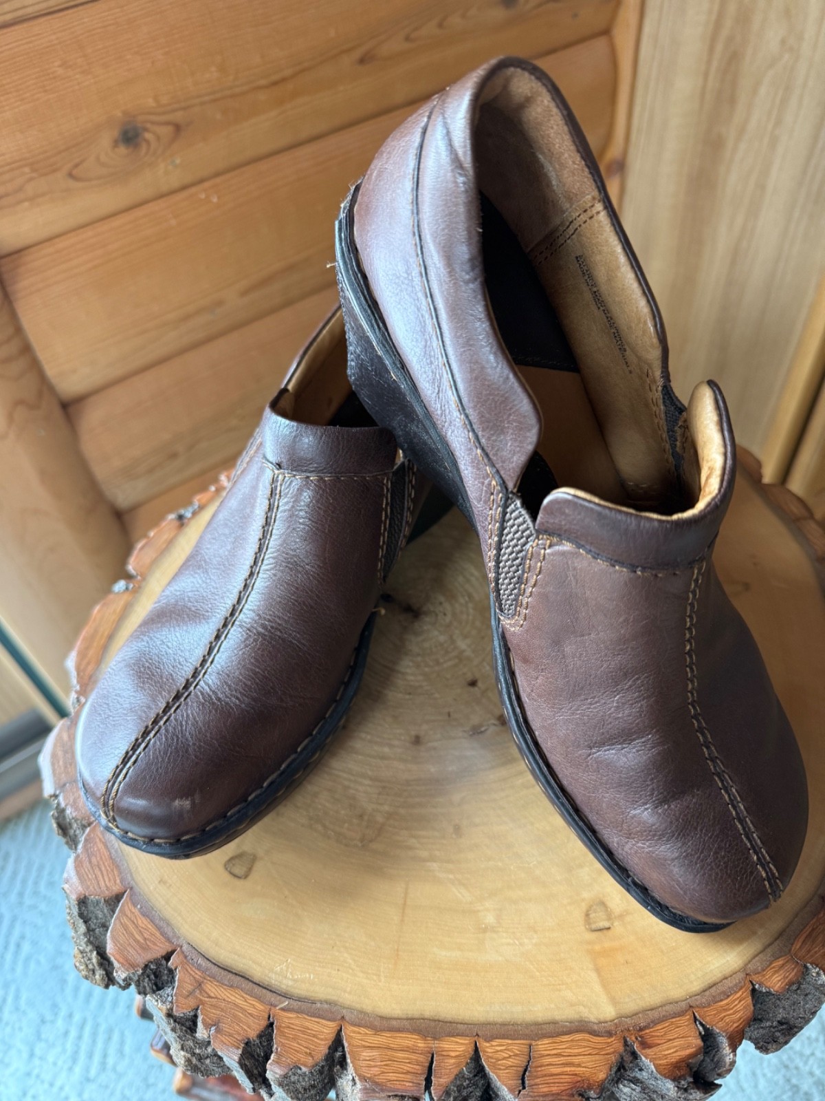 BORN Brown Leather Covered Wedge Heel Shoes. Size 9.5 /41 See Description