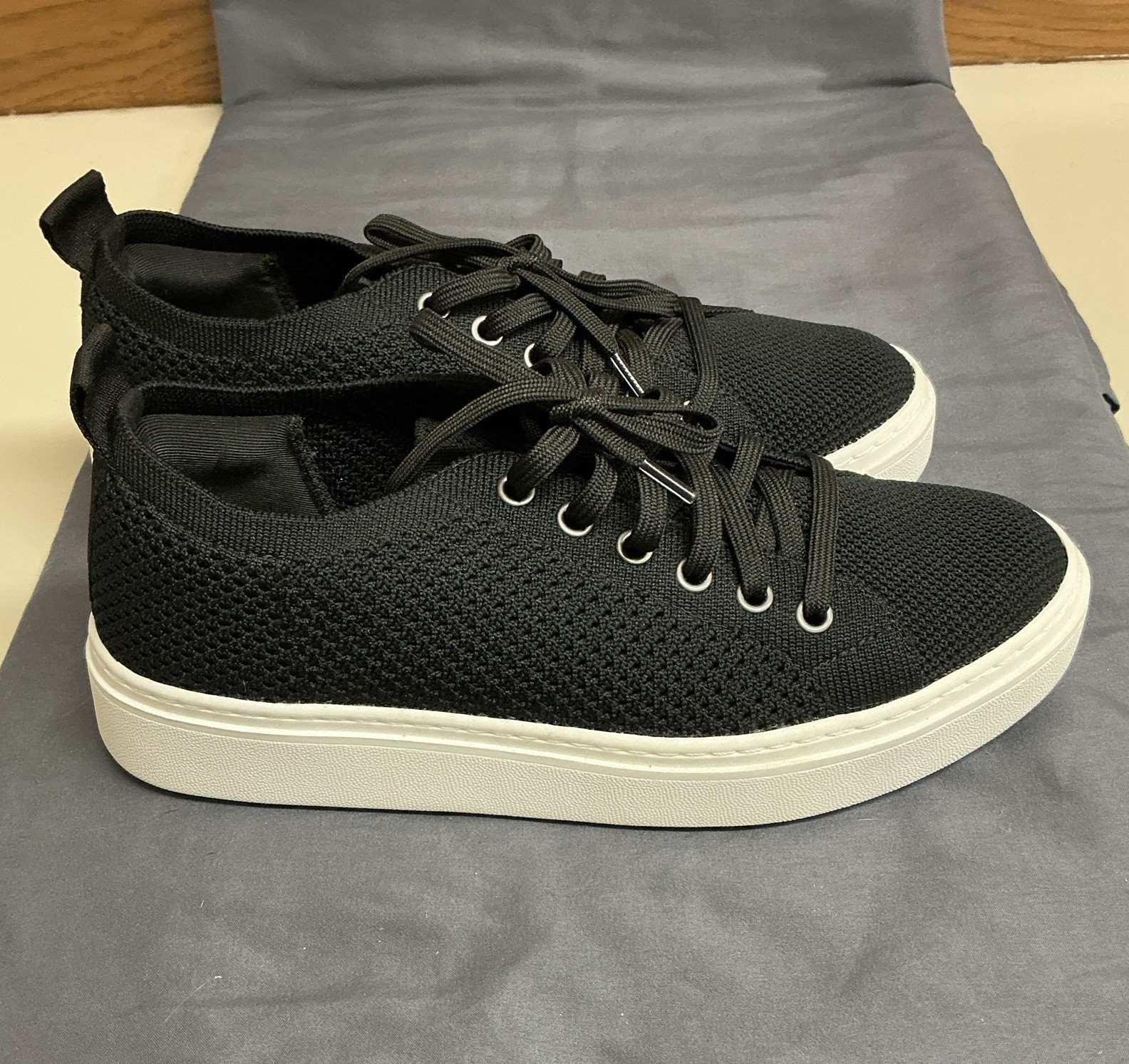 Eileen Fisher Women’s Black Knit Low Top Lace-Up Sneakers White Sole