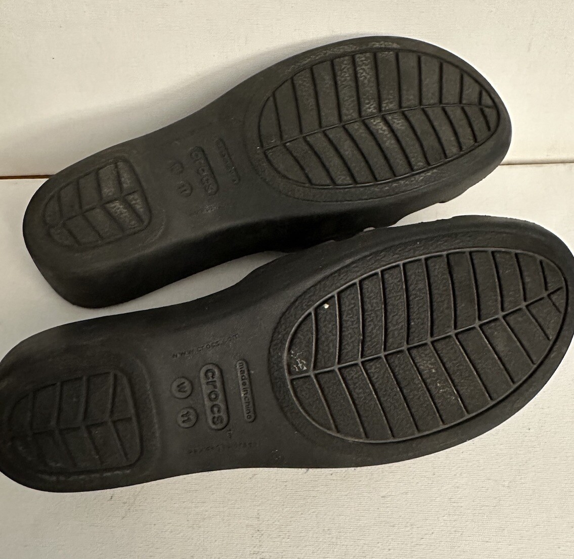 CROC’S RHONDA SIZE 11 WOMANS Wedge Sandal – EXCELLENT CONDITION/BARELY WORN!!