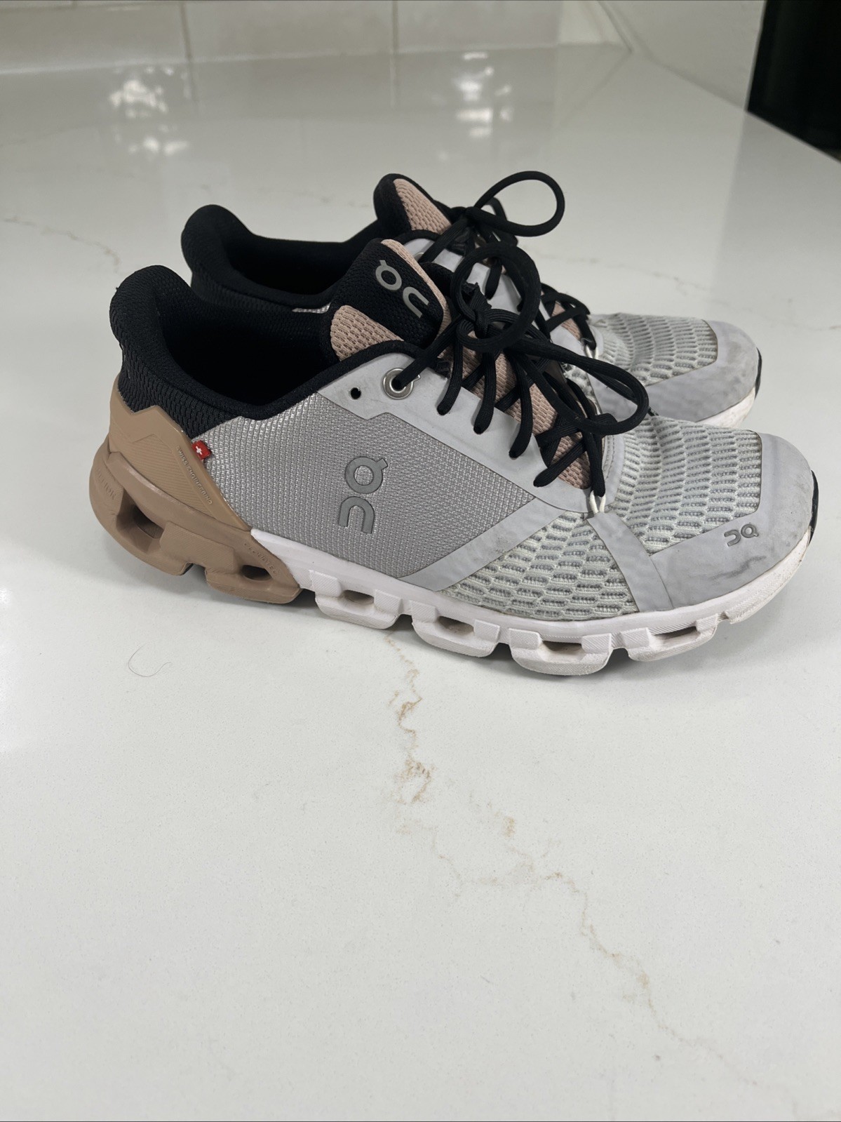 On Cloud Cloudflyer Glacier Rosebrown Women’s Running Shoes Size 7.5 Sneakers