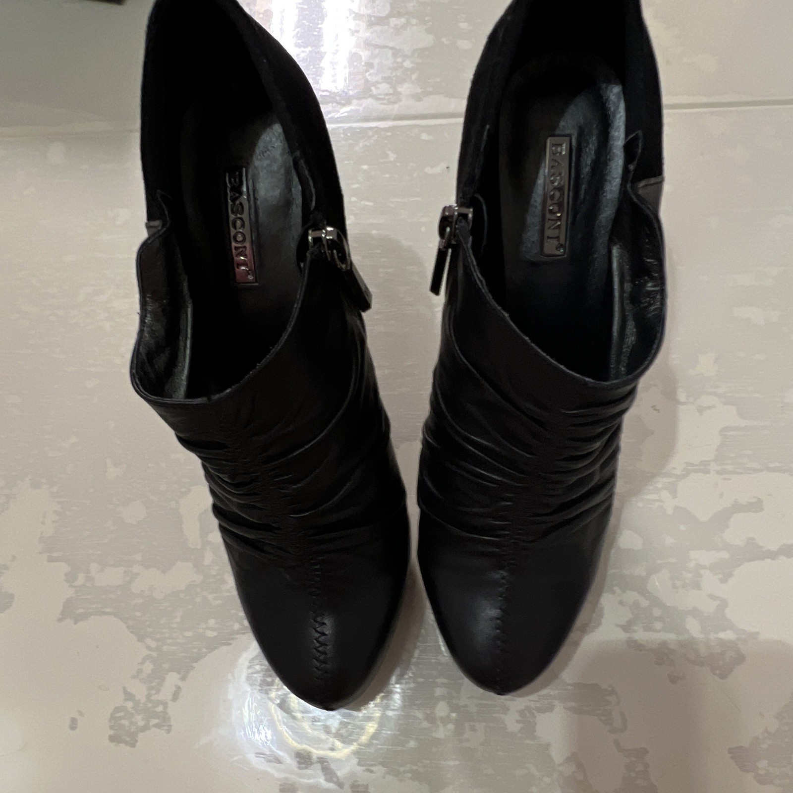 Basconi Women’s Black Leather Ankle Bootie Round Toe Zip, US 9 EU 40