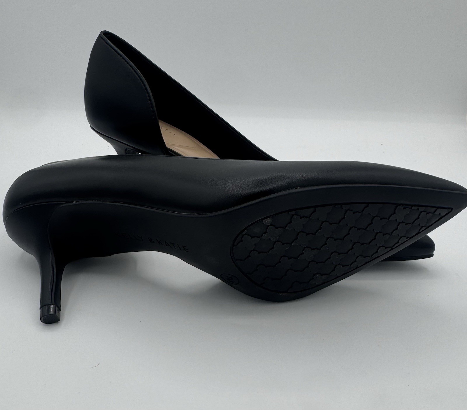 Women’s Mid Heel Black Kelly and Katie Shoes Size 7