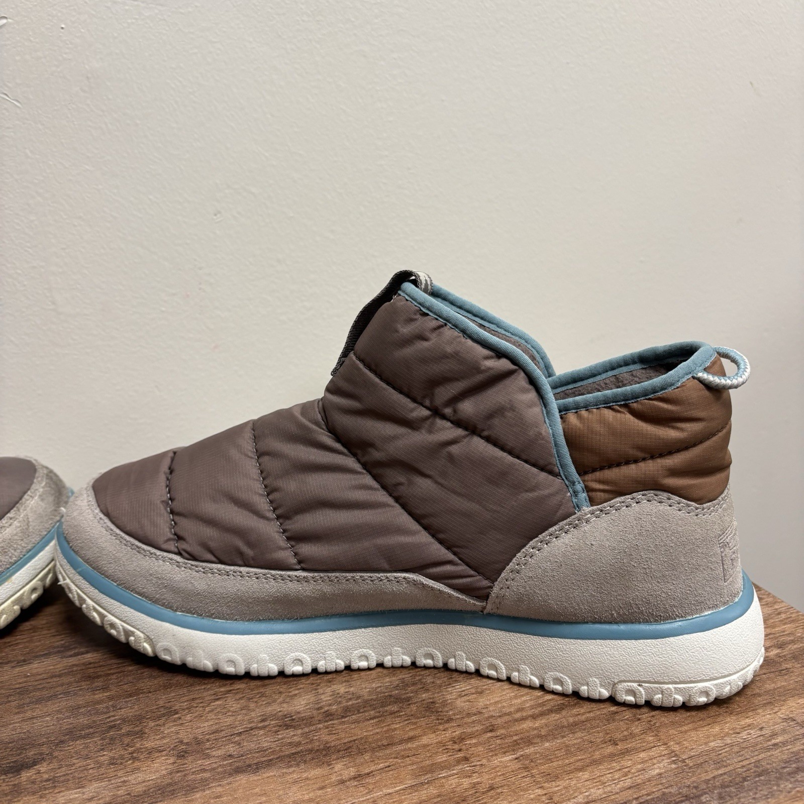 L.L. Bean Mountain Classic Quilted Ankle Boots Women 8 Gray Taupe Winter Spring