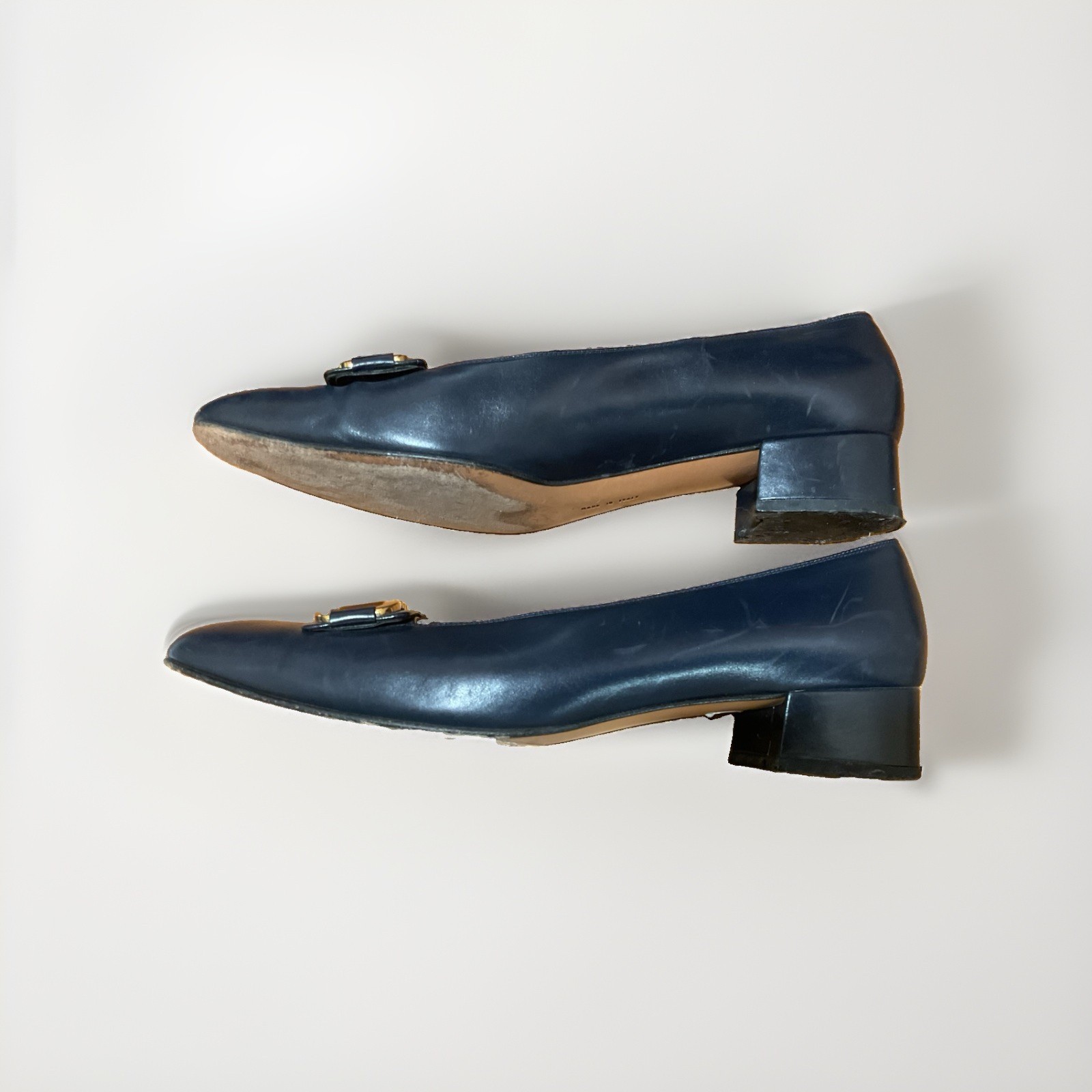 salvatore ferragamo women shoes 9.5 leather Navy Blue