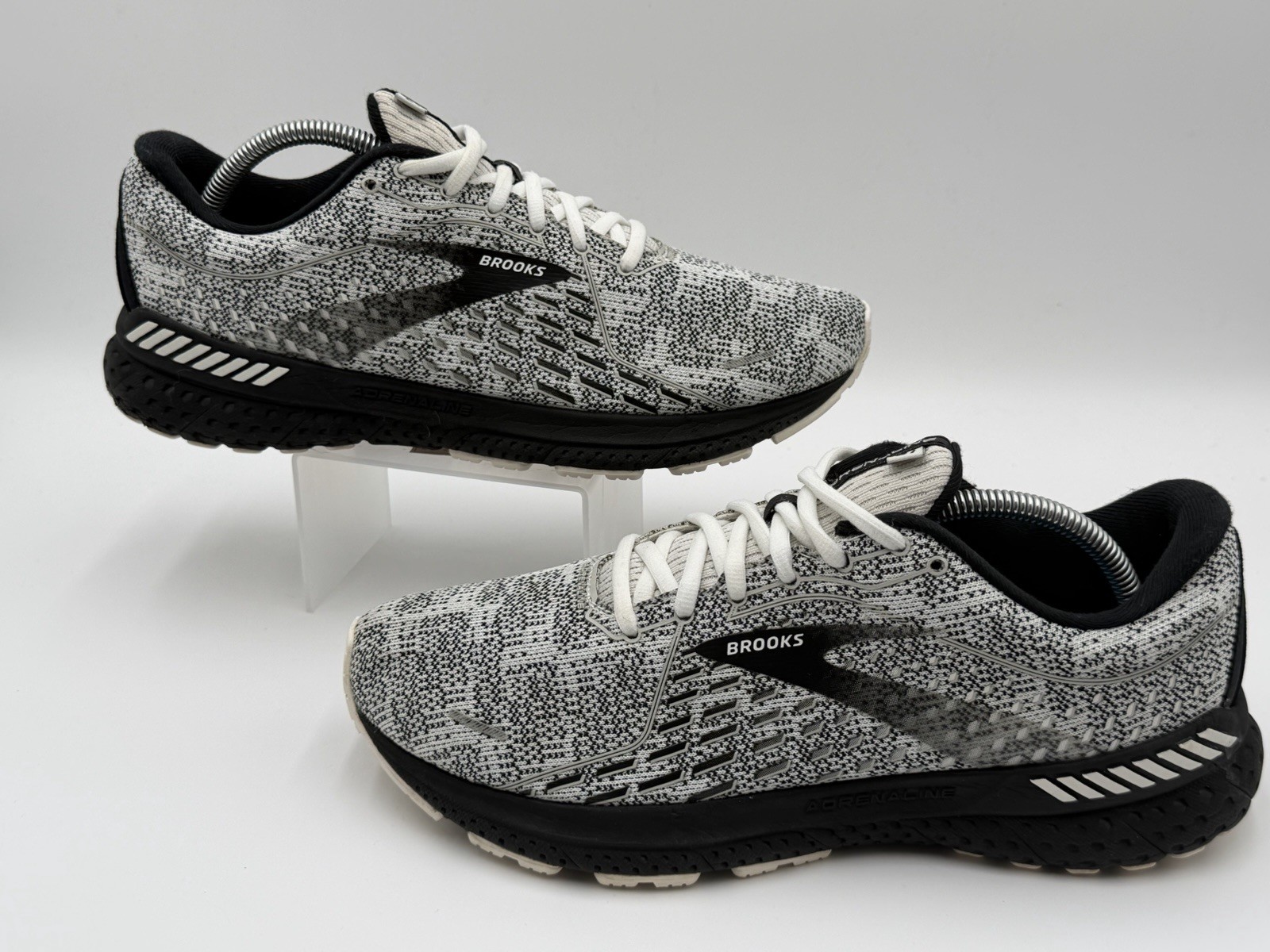 Brooks Adrenaline 21 Women’s Size 11.5B 1203291b135 Running Shoes White Black
