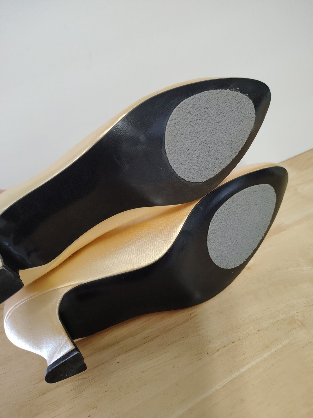 Peacocks Premier Dyeable Fabric Closed Toe Ivory Heels Size 7 B