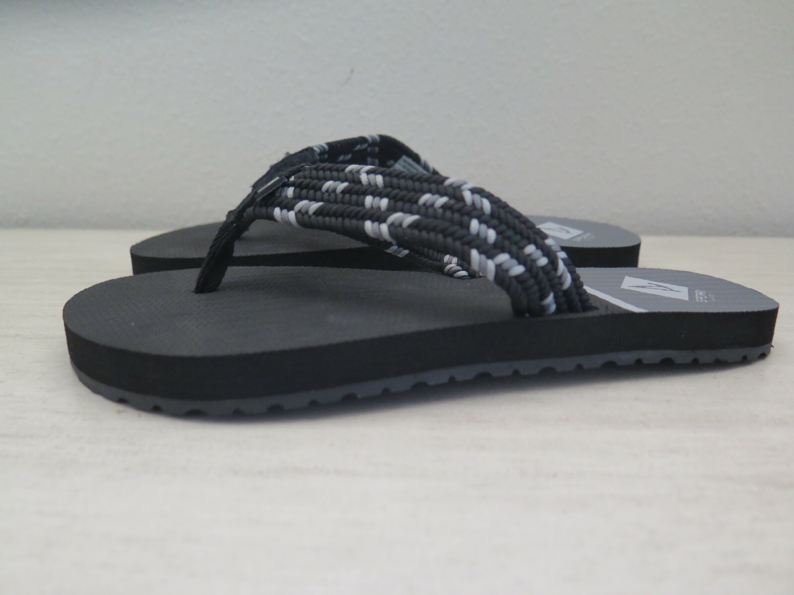 Sperry Women’s Sz 5M Black Wharf Webbing/Leather Flip Flop Sandals