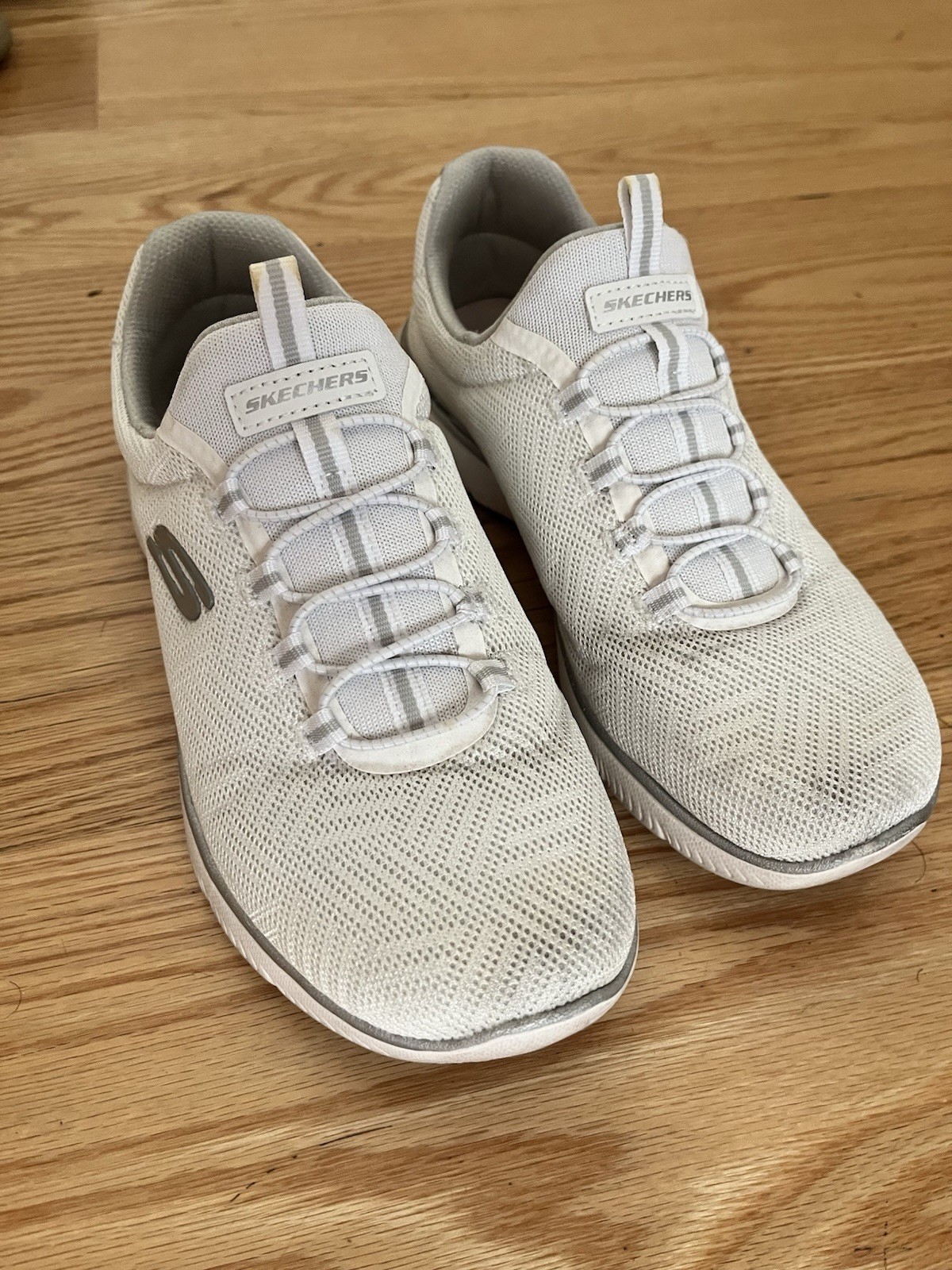 Skechers Summit Women’s Sneakers White Silver Size 7 Memory Foam