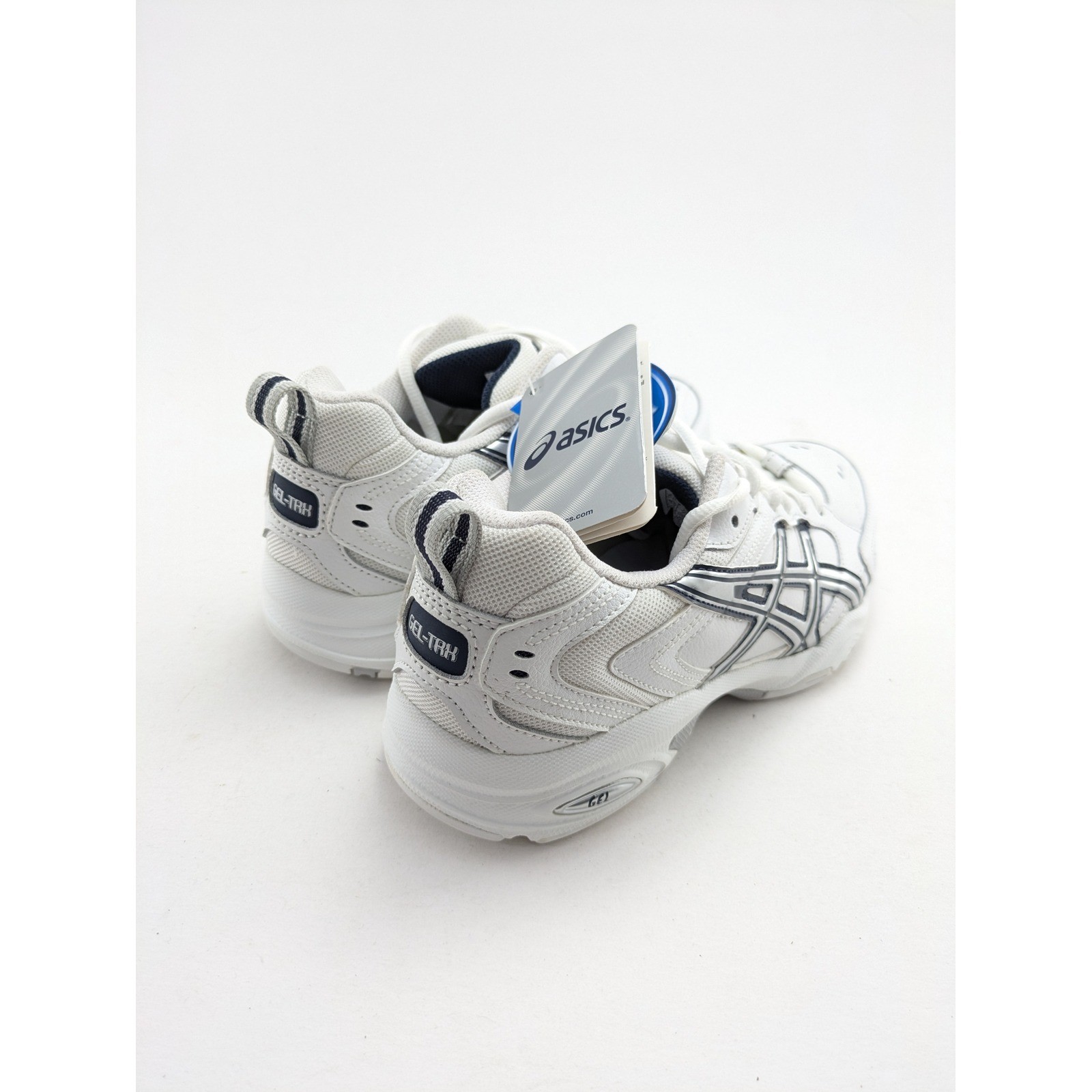NWT Womens ASICS Gel Rocket 11 White Leather Running Shoes 1072A093-101 Size 7.5