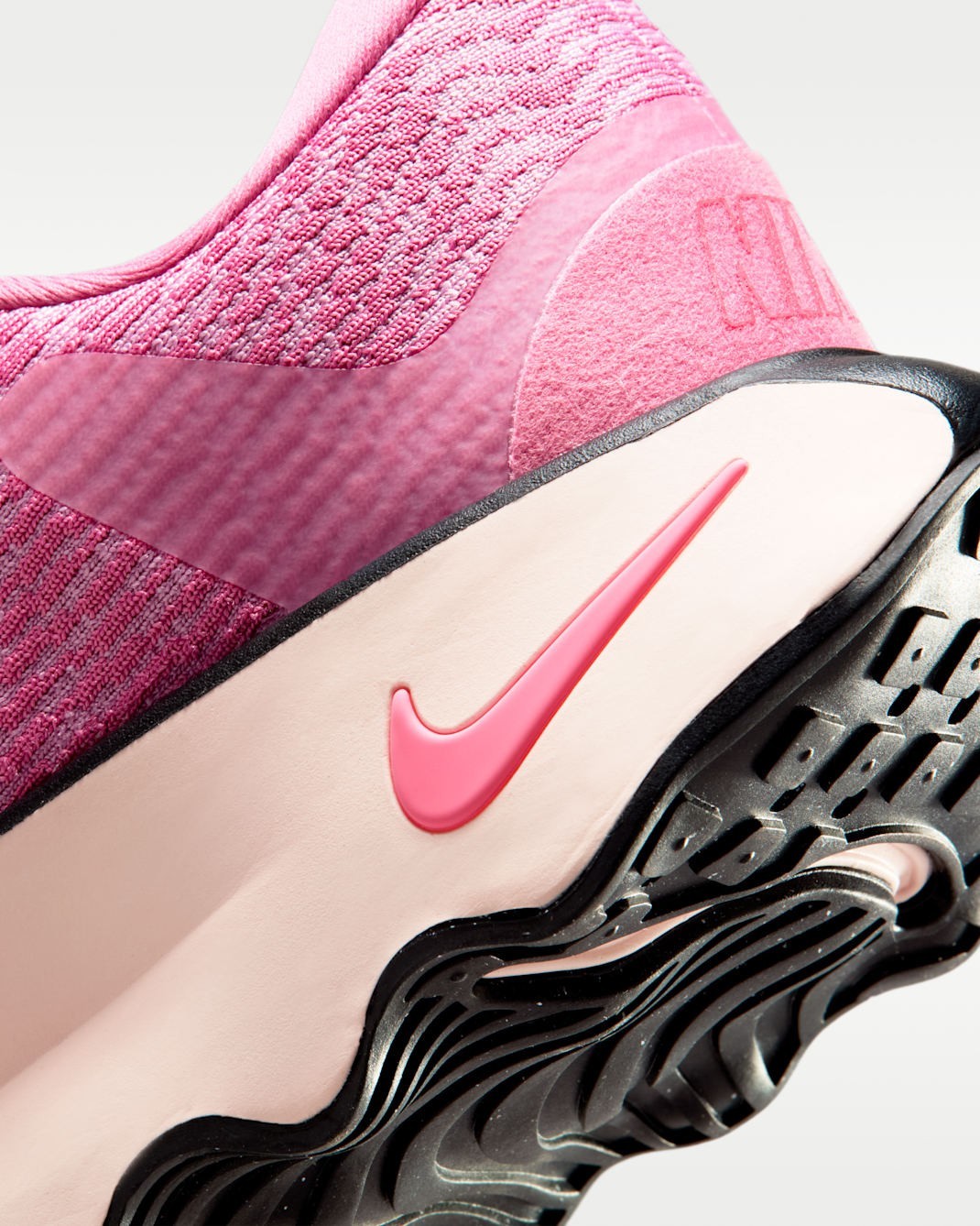 NIKE Women’s Motiva DV1238-606 Peani Elemental Pink Purple Dynasty Sea Coral