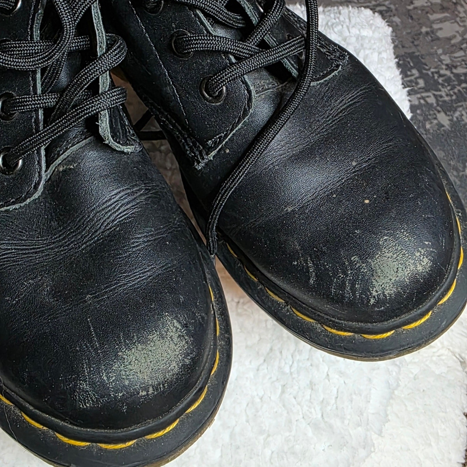 Authentic Dr. Martens 1460 8‑Eye Boots – Black Smooth Leather AirWair Soles 38