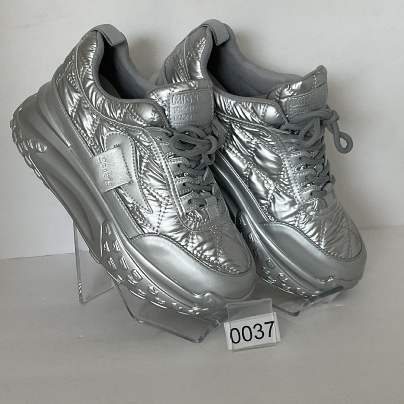 Women’s MIGNHIA Silver Quilted Lace Up Athletic Sneakers Low Top Synthetic
