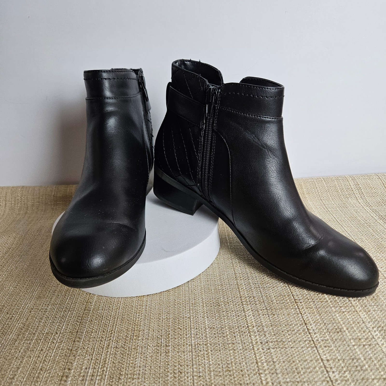 Black Ankle Bootie Dakota Chase Ankle Boots Quilted Buckle Low Heel Zip Womens 8