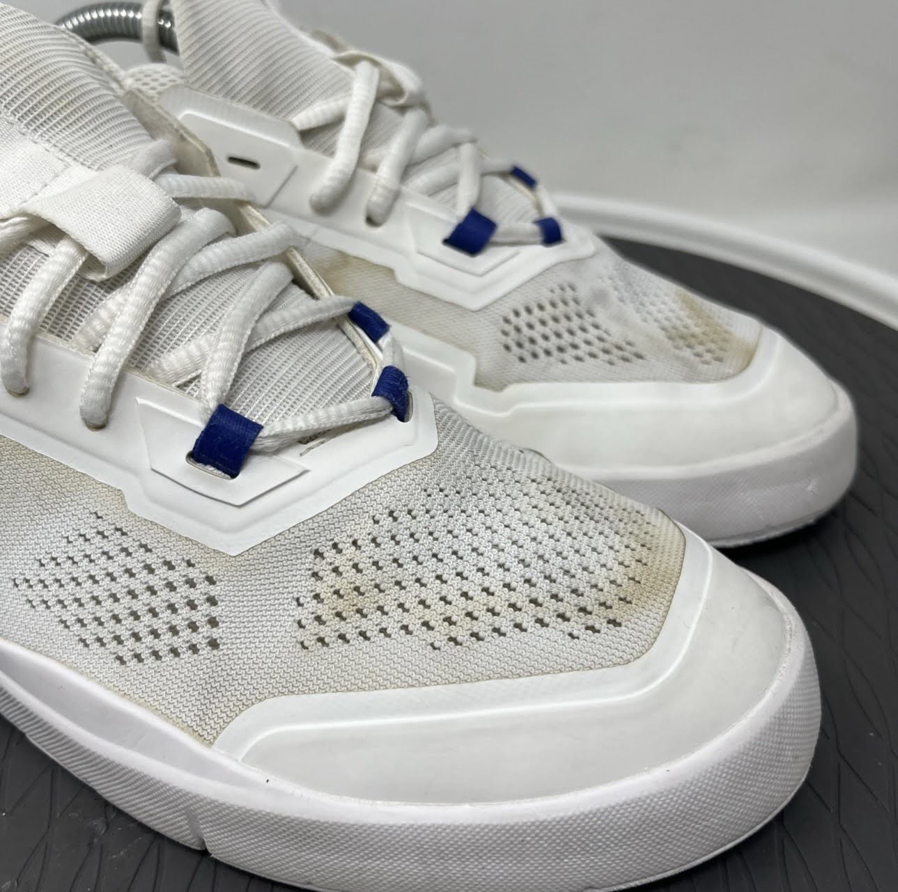 On Cloud The Roger Spin White/Blue Athletic Running Shoes Womens Size 9