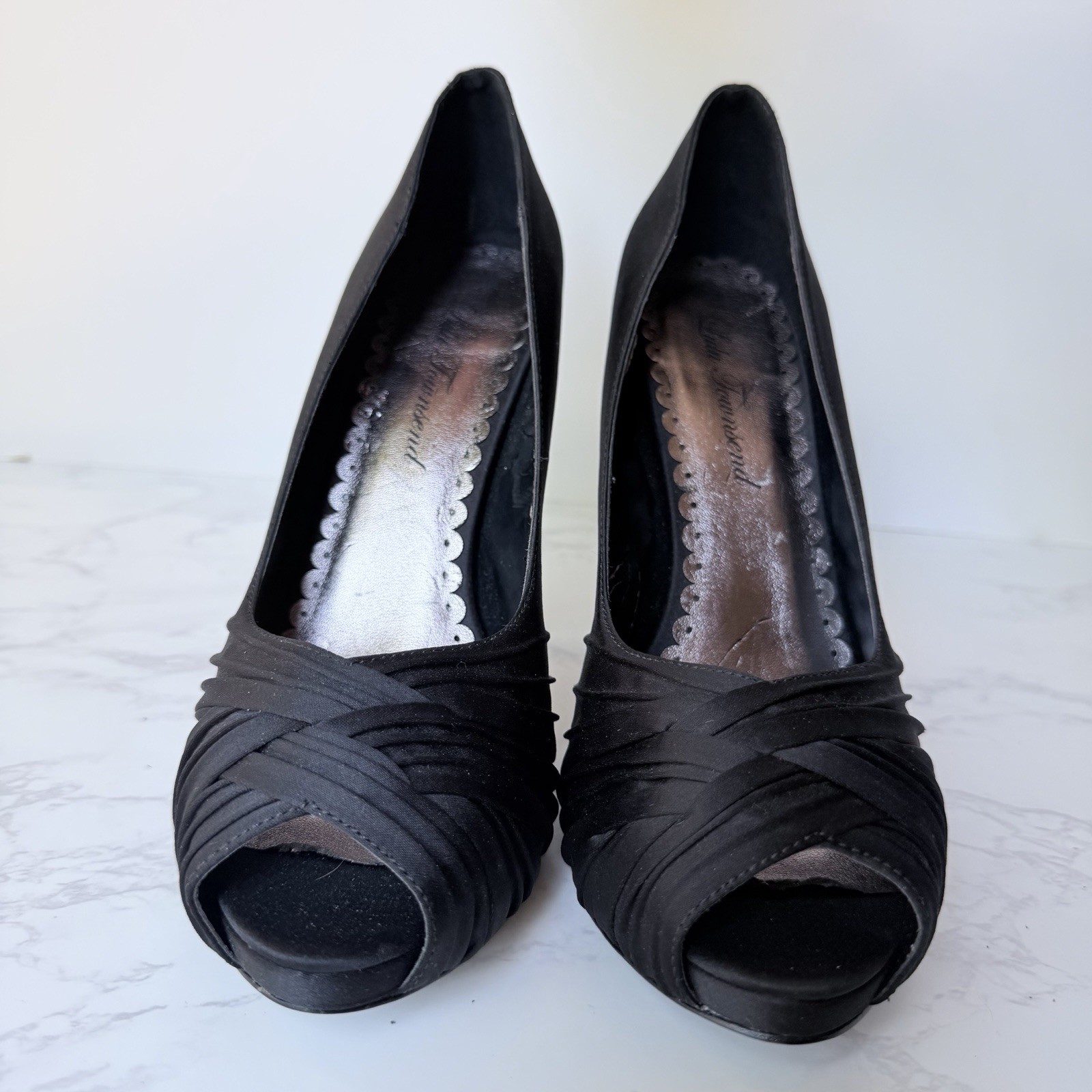 Women’s Black Faux Silk Peep Toe Slip On Stiletto Pumps 8M Pleated