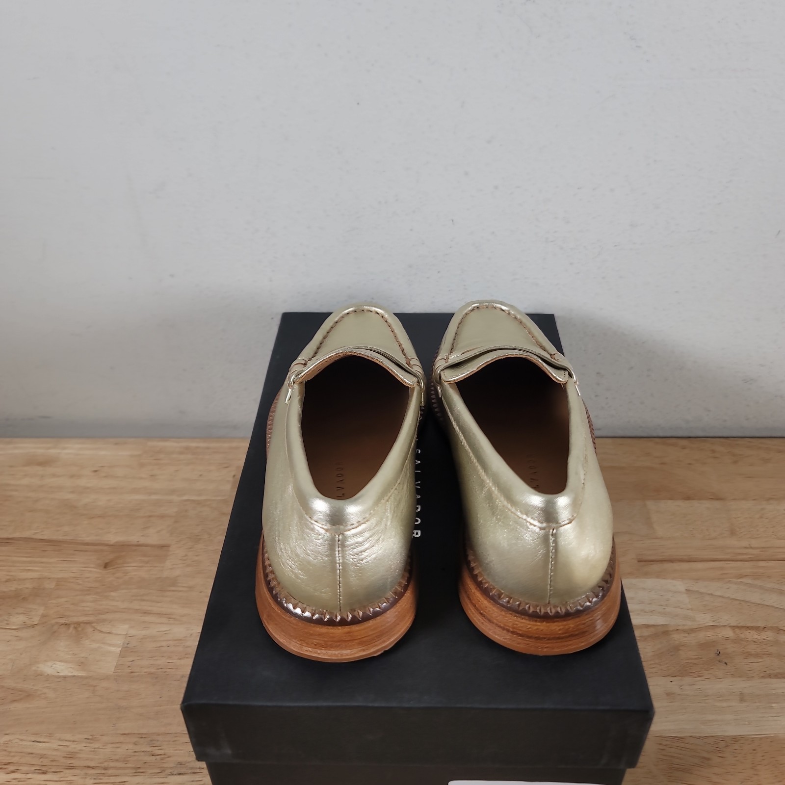 Freda Salvador Elba Modern Penny Loafer Gold Calf Size 6 New