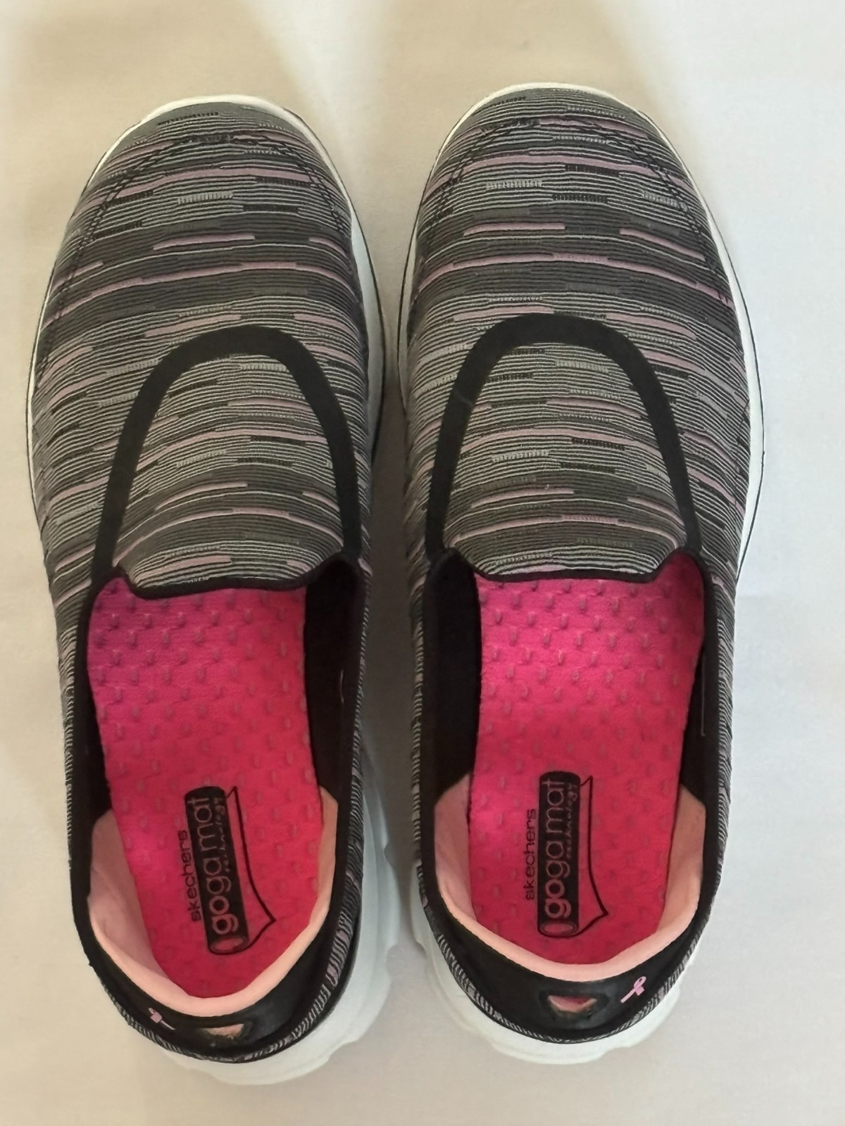 NEW WOMEN’S SKECHERS GOGA MAT SLIP-ON SNEAKERS, BLACK/PINK, SIZE 8