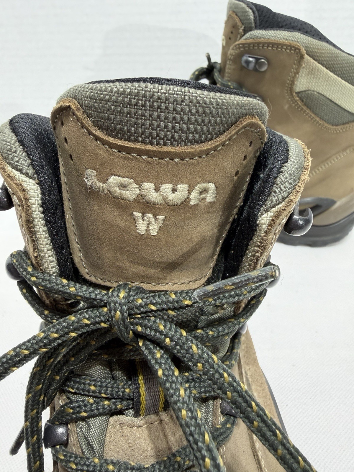 Lowa Women’s Renegade GTX Mid Gore-Tex Hiking Boot shoes, Size 8.5 W (Wide) US