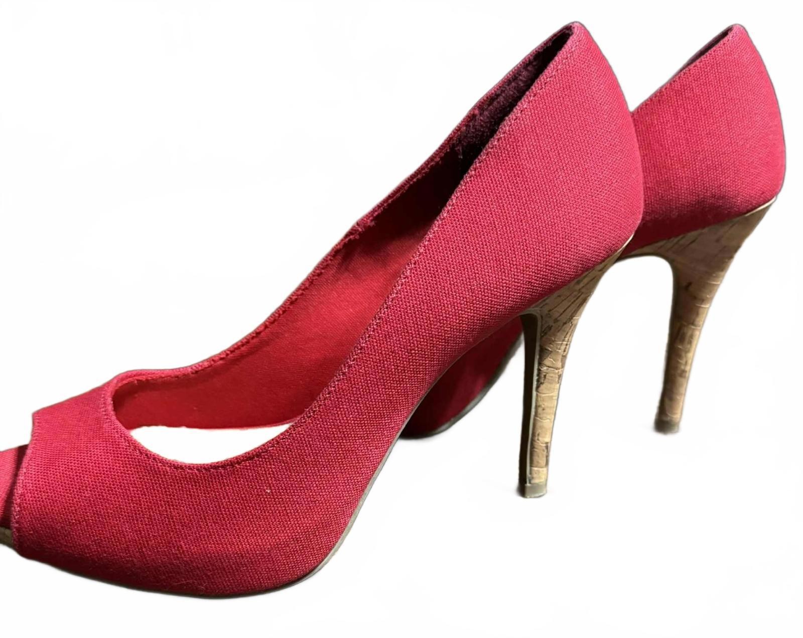 Christian Siriano for Payless Solid Print Peep Toe Red Heels Pumps Size 7.5
