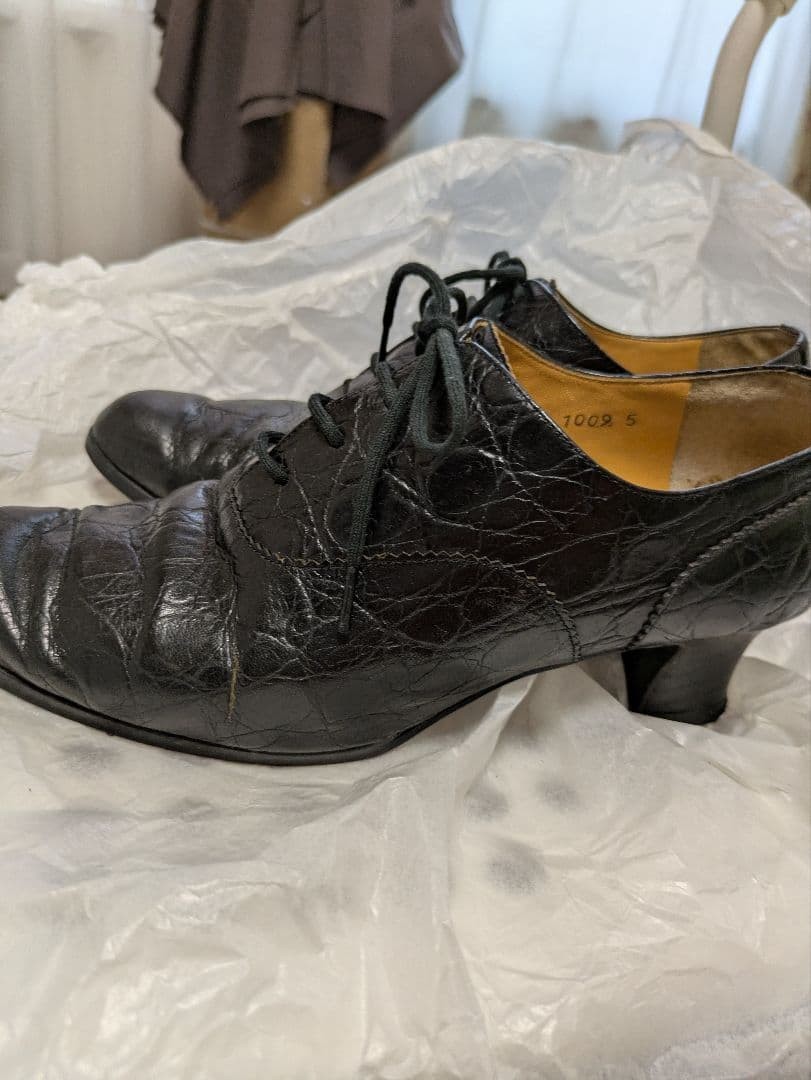 NORMA KAMALI Black Crocodile Leather Lace-Up Pumps Size 23cm
