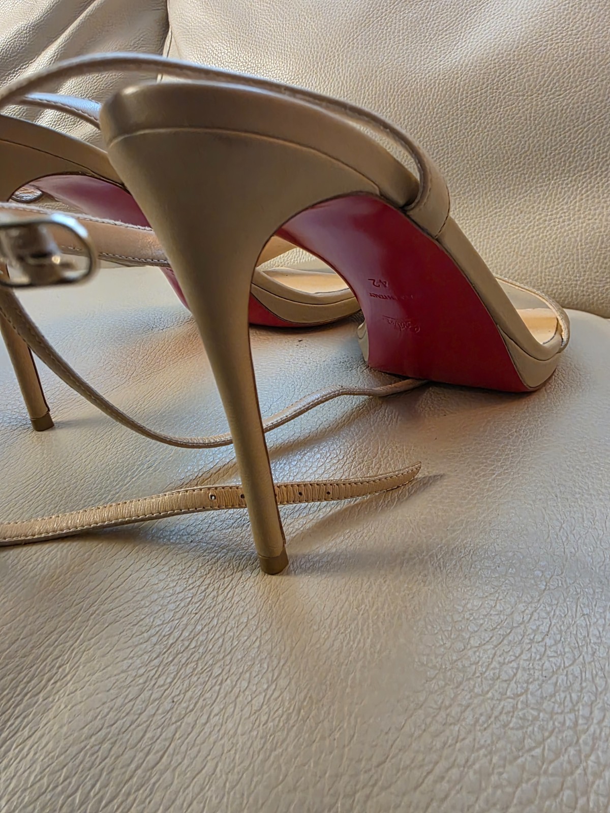 Christian Louboutin Loubi Queen 100 Leather Sandal Women’s SZ. 42