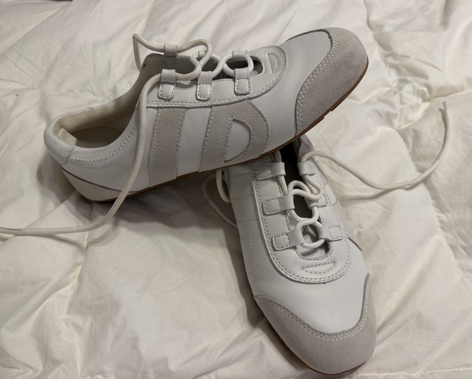Women’s Silent D White Gray Lace-up Sneakers Size 8.5 Fashion Sneakers